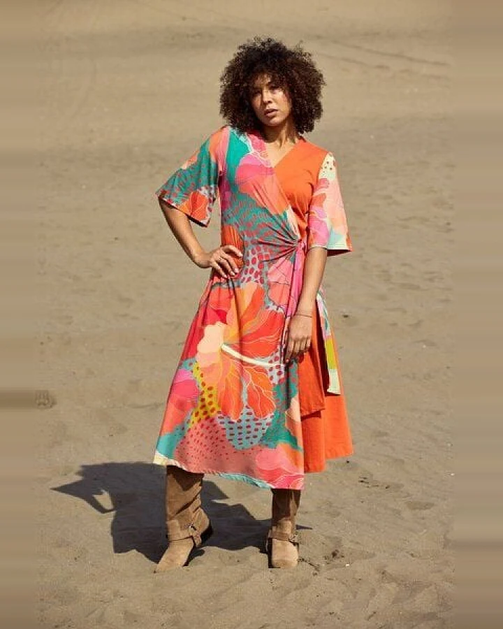 Kleid Lei-Lei – Wickelkleid Viskose Blumenprint – asymmetrisch bequem – 100% in EU fair produziert – KOKOworld