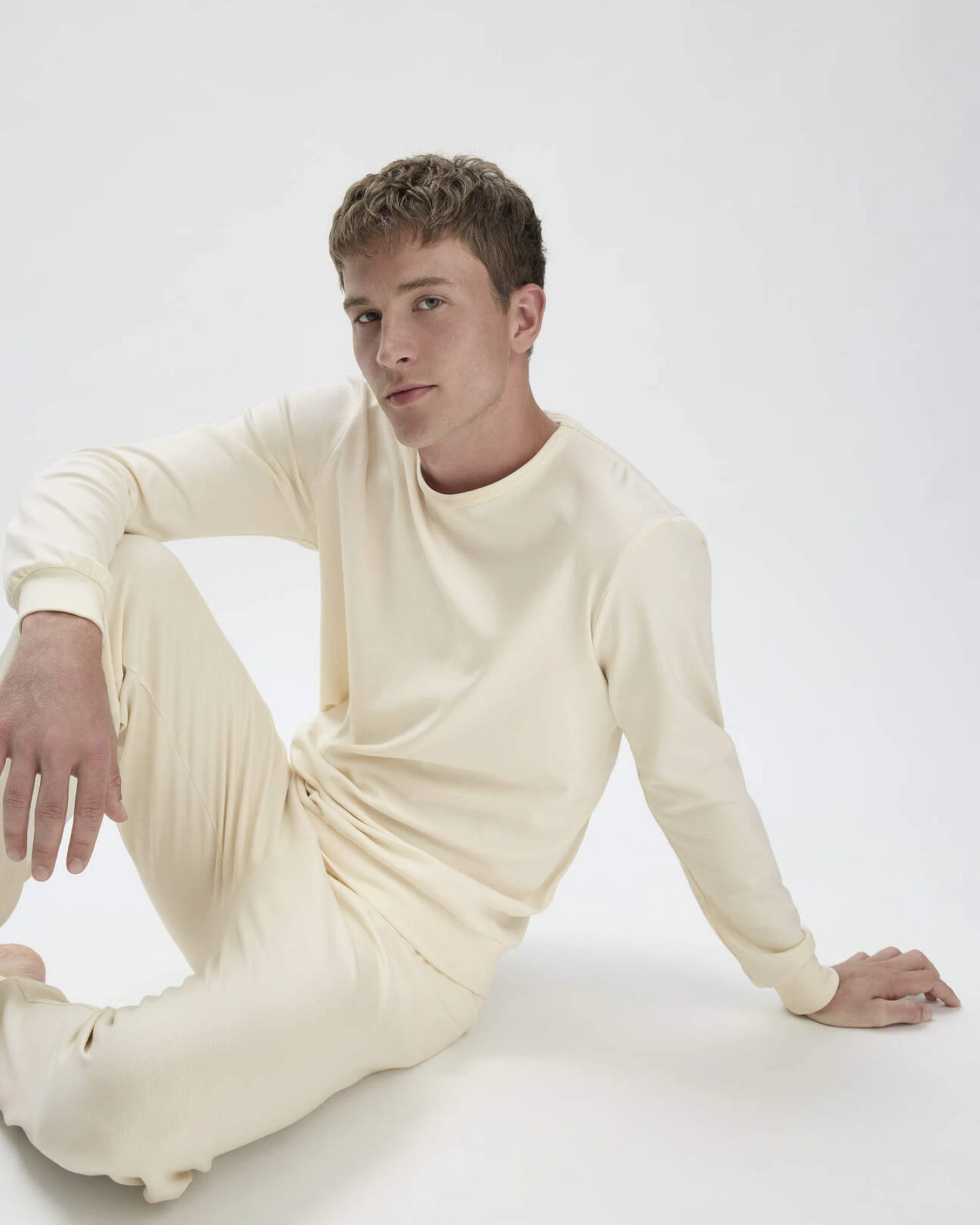 hessnatur Herren Pyjama PURE NATURE aus Bio-Baumwolle - natur - Größe 56 – Ansicht 2