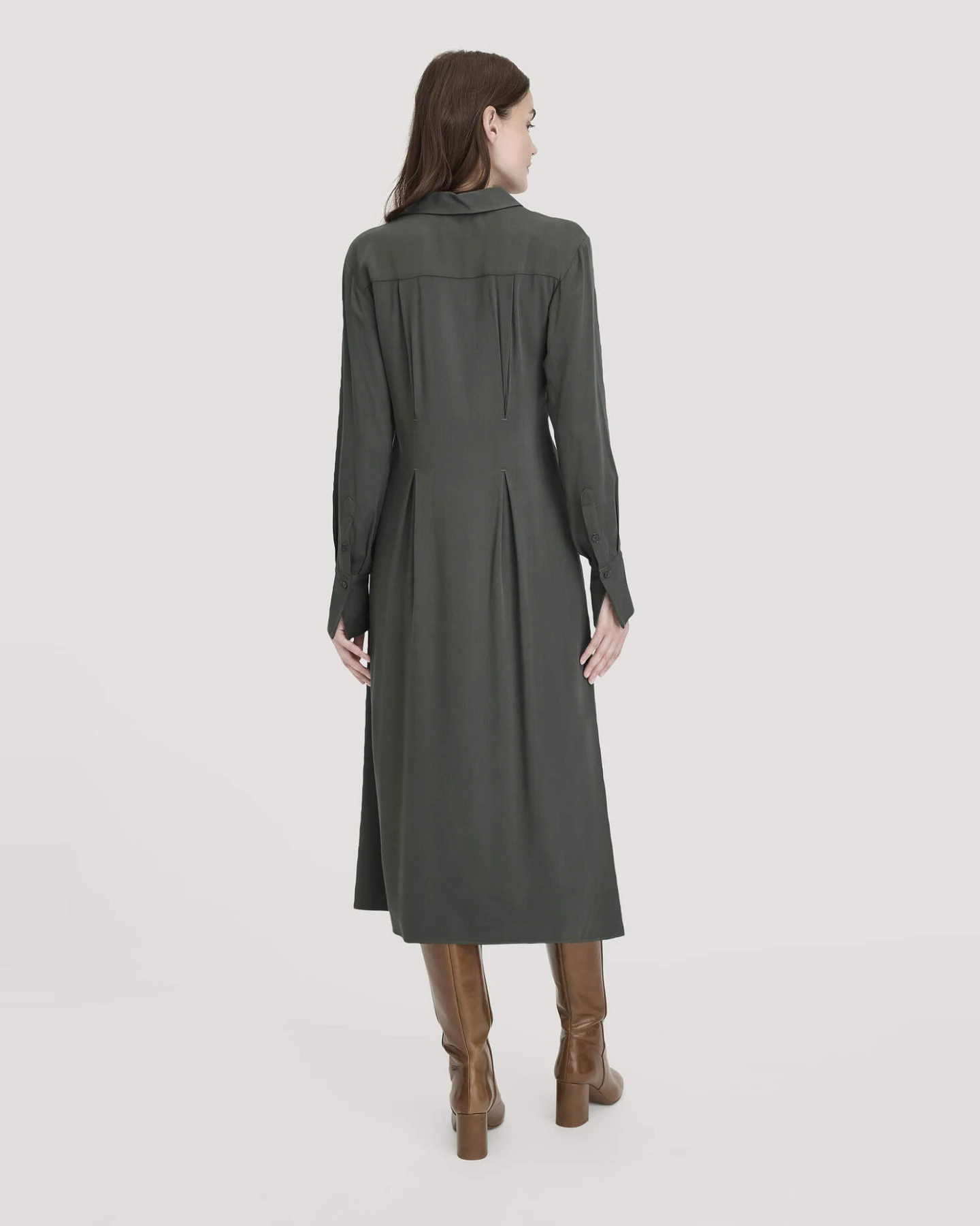 hessnatur Damen Kleid Midi Regular aus LENZING™ ECOVERO™ Viskose - grün - Größe 38 – Ansicht 2