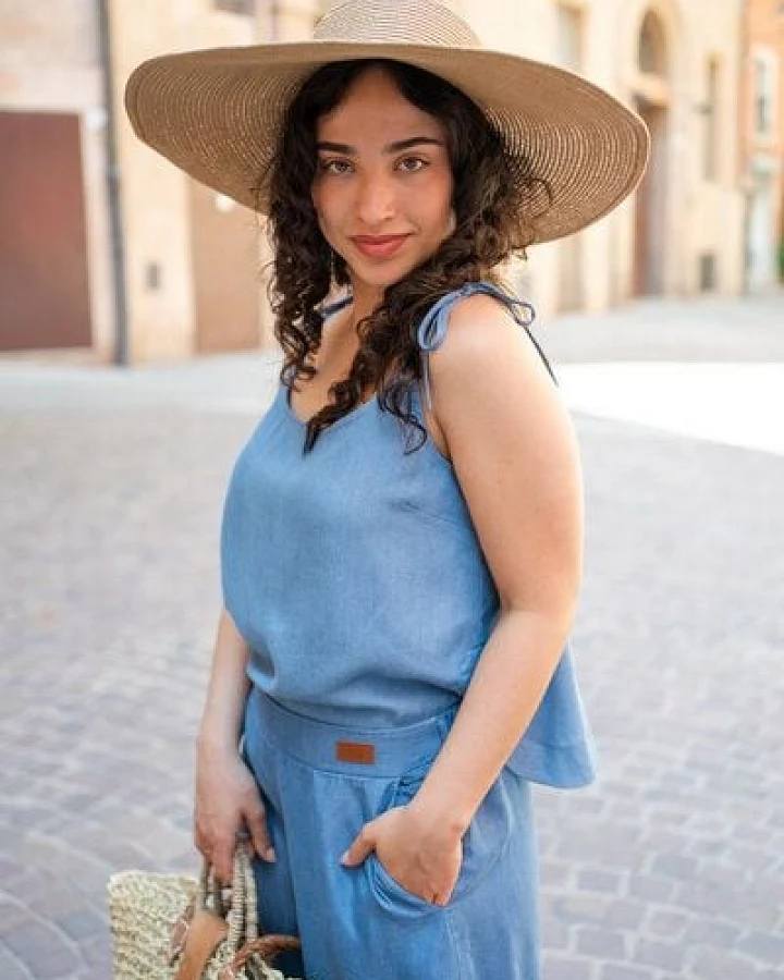 Top Zuri Denim – Dünnen Trägern – Rundhalsausschnitt – 100% Tencel – Fair produziert in Polen – KOKOworld