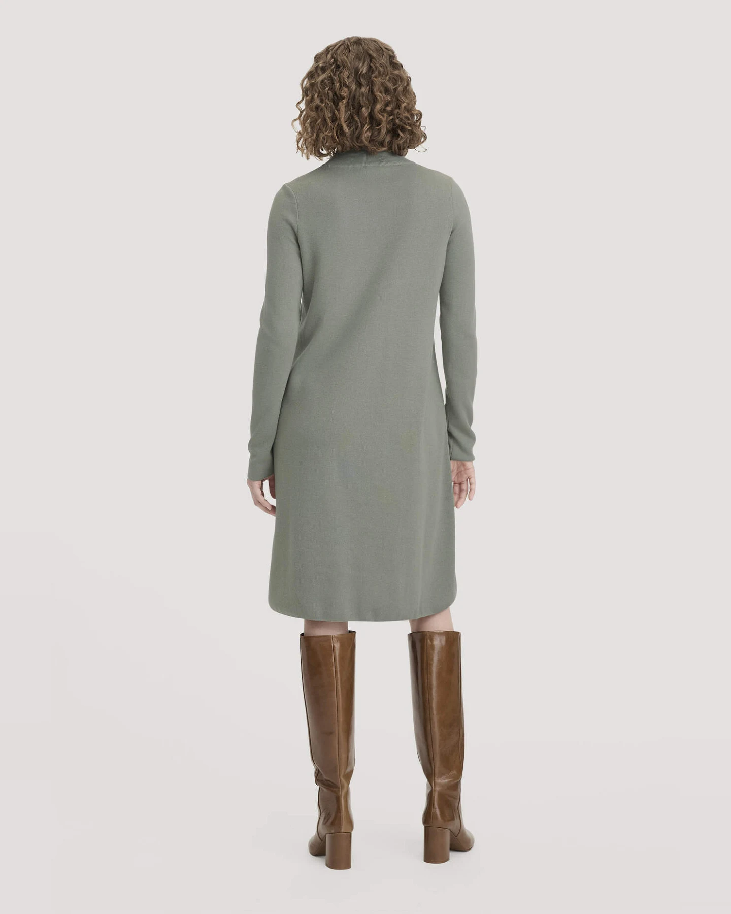 hessnatur Damen Strick Kleid Relaxed aus TENCEL™ Lyocell mit Bio-Baumwolle - grün - Größe S – Ansicht 2