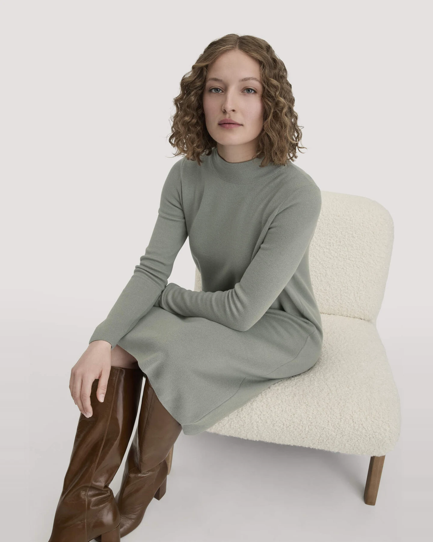 hessnatur Damen Strick Kleid Relaxed aus TENCEL™ Lyocell mit Bio-Baumwolle - grün - Größe XXL – Ansicht 4