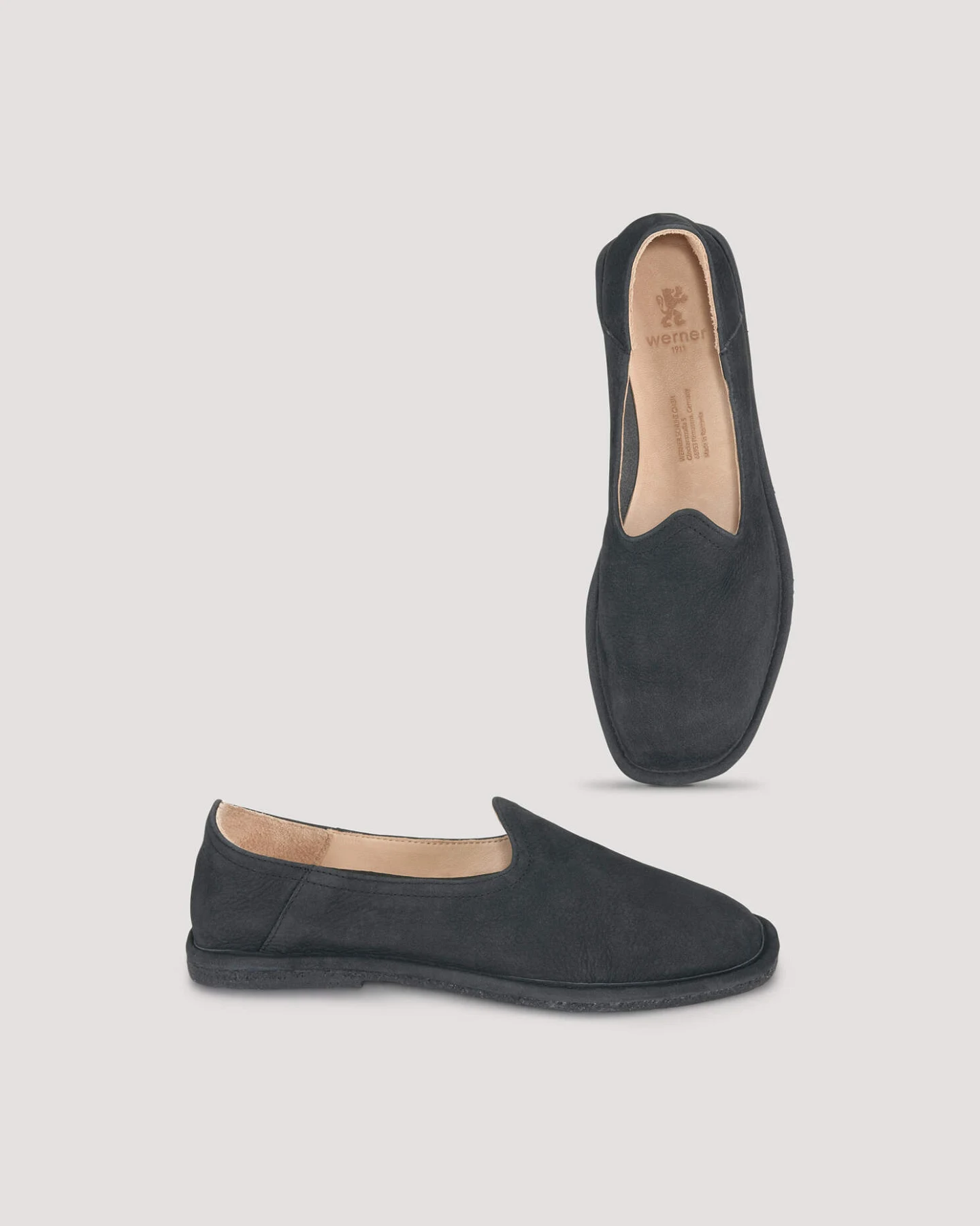 hessnatur Damen Slipper aus chromfrei gegerbtem Nubuk-Leder - schwarz - Größe 37 – Ansicht 2