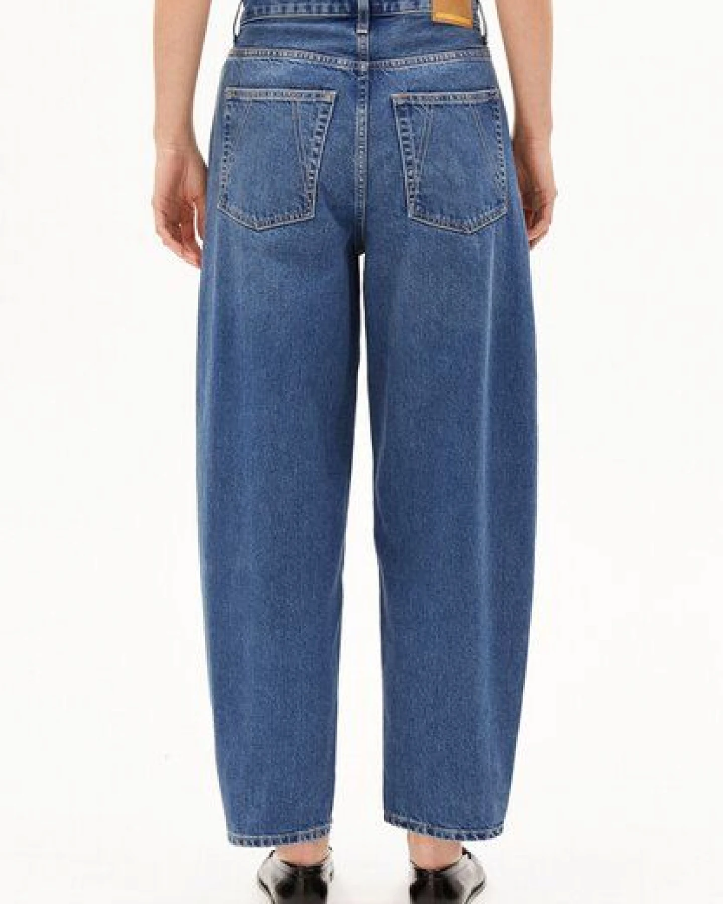 ARMEDANGELS BAARLY BARREL Damen Barrel Jeans recycelte Baumwolle – Ansicht 2