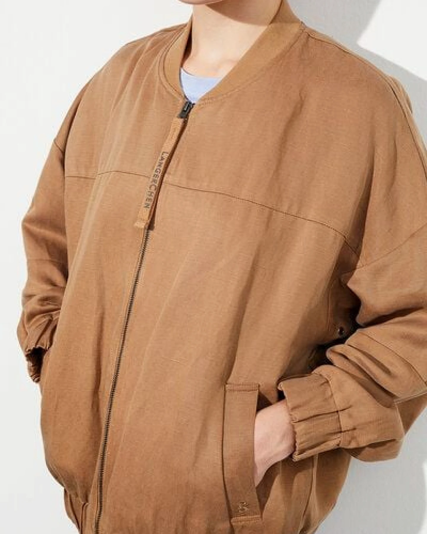 LangerChen Oversized Blouson KENORA aus Heavy Tencel Linen, Tobacco – Ansicht 4