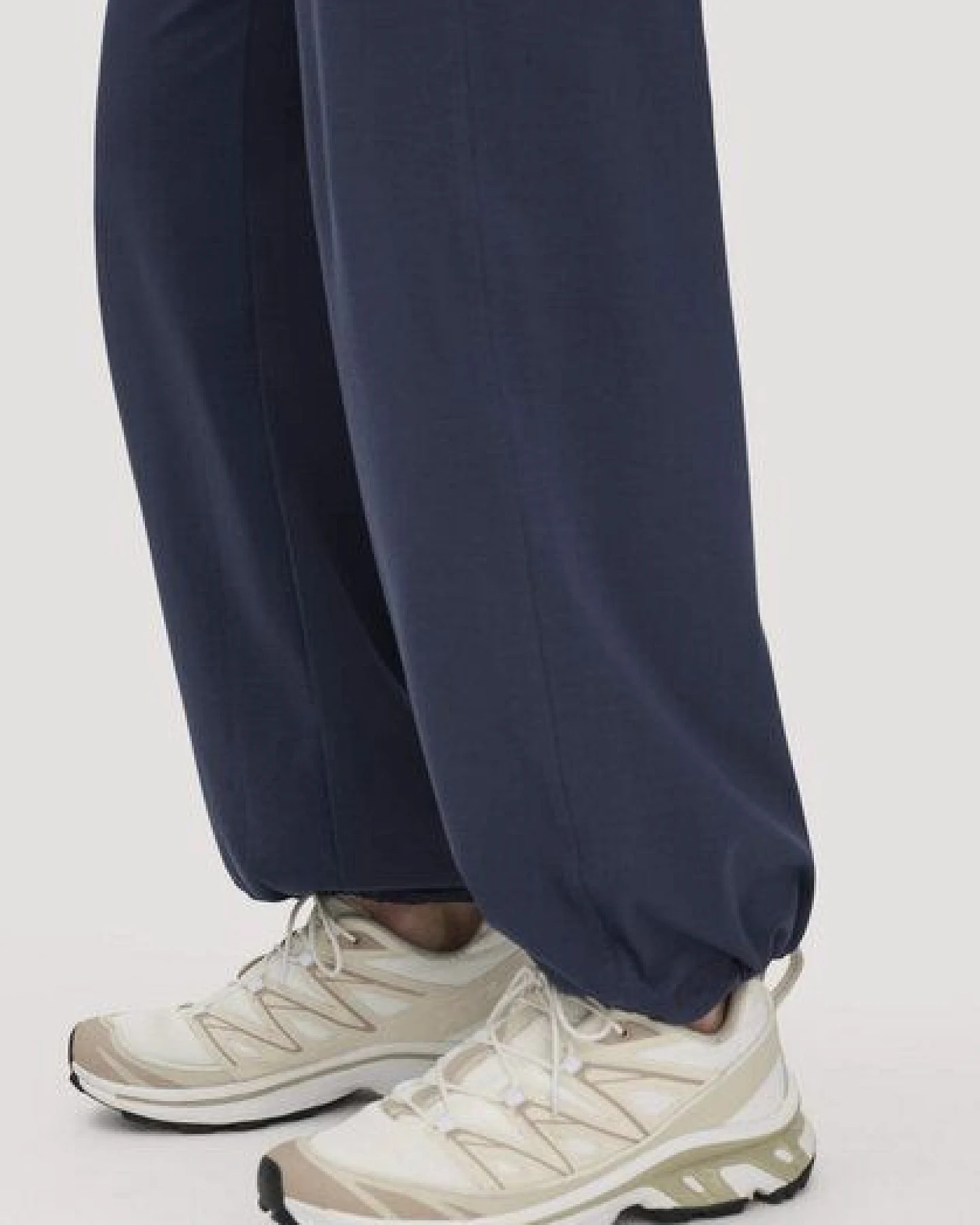 hessnatur Hose Regular ACTIVE LIGHT aus Bio-Baumwolle – Ansicht 2