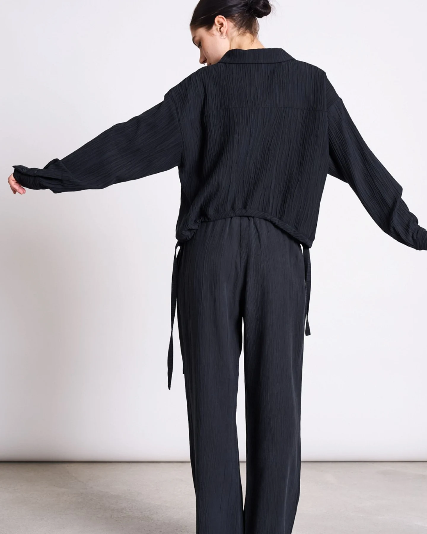 Bluse Isted Clinkle Schwarz – Ansicht 3