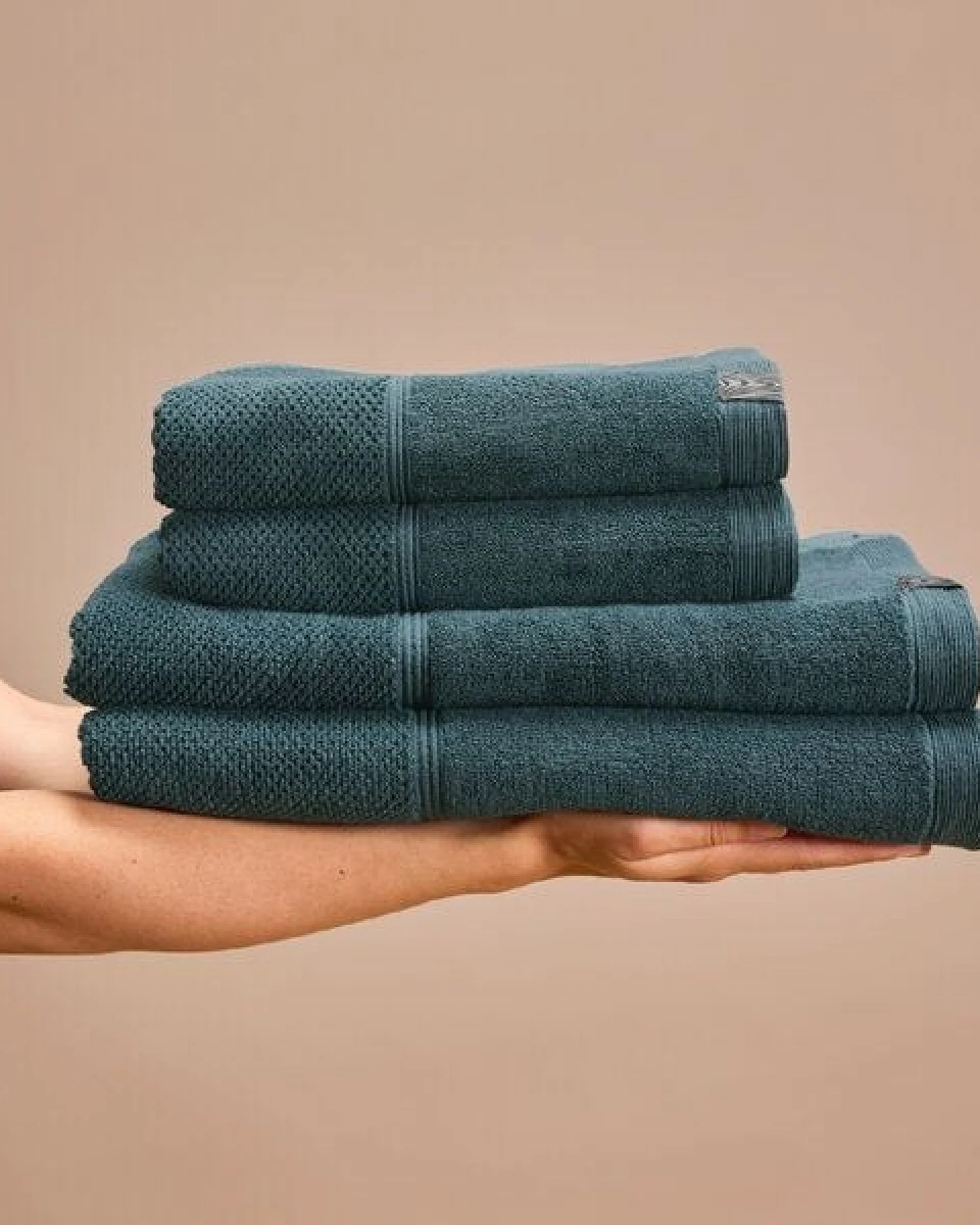 Kushel Towels The Cosy Set - Handtuchset aus Biobaumwolle und Holzfaser – Ansicht 4