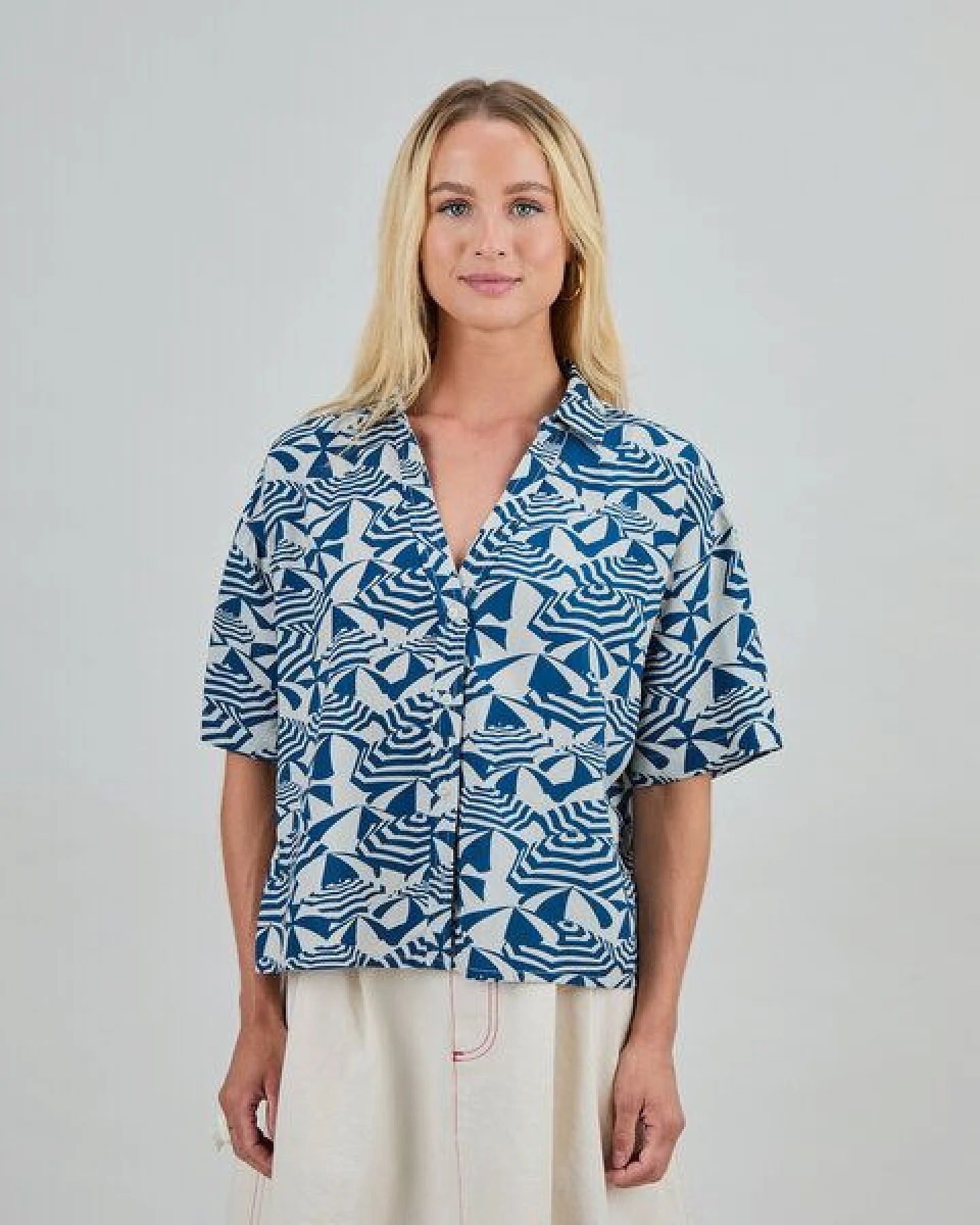 Brava Fabrics Kurzarmbluse Sombrilla – Ansicht 4