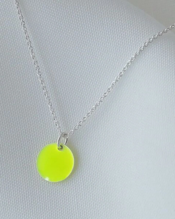 Neon Gelb