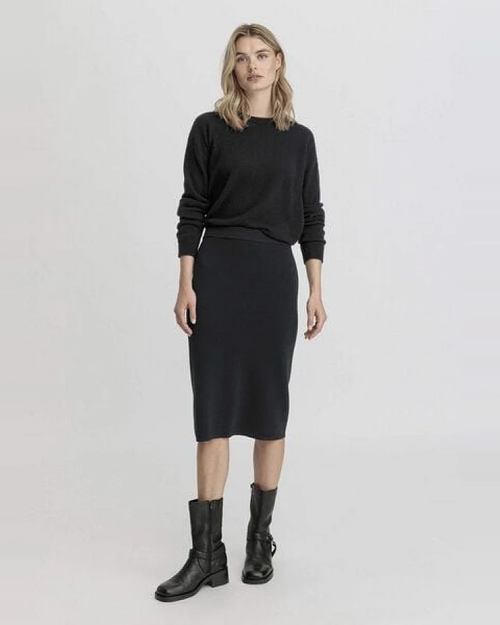 hessnatur Strickrock Slim aus reiner Bio-Merinowolle