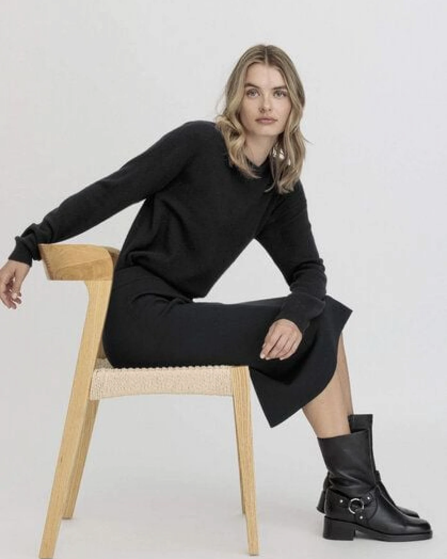 hessnatur Strickrock Slim aus reiner Bio-Merinowolle – Ansicht 2