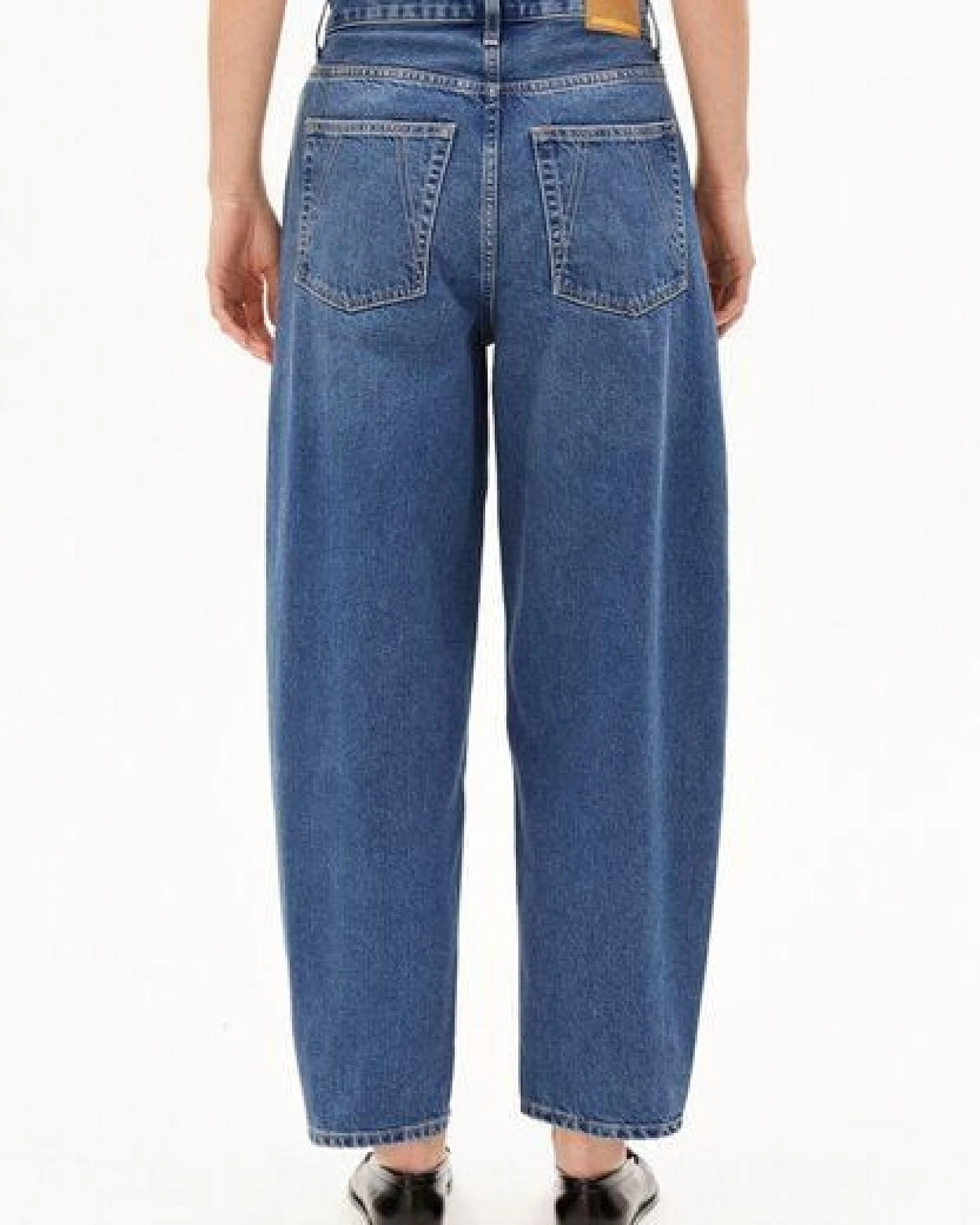 ARMEDANGELS BAARLY BARREL Damen Barrel Jeans recycelte Baumwolle – Ansicht 2