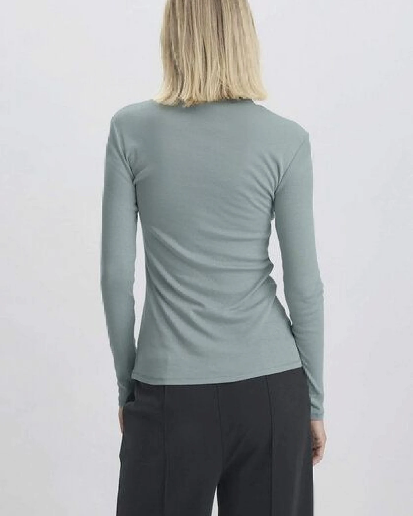 hessnatur Softrib Langarmshirt Slim aus Bio-Baumwolle und TENCEL Modal – Ansicht 2