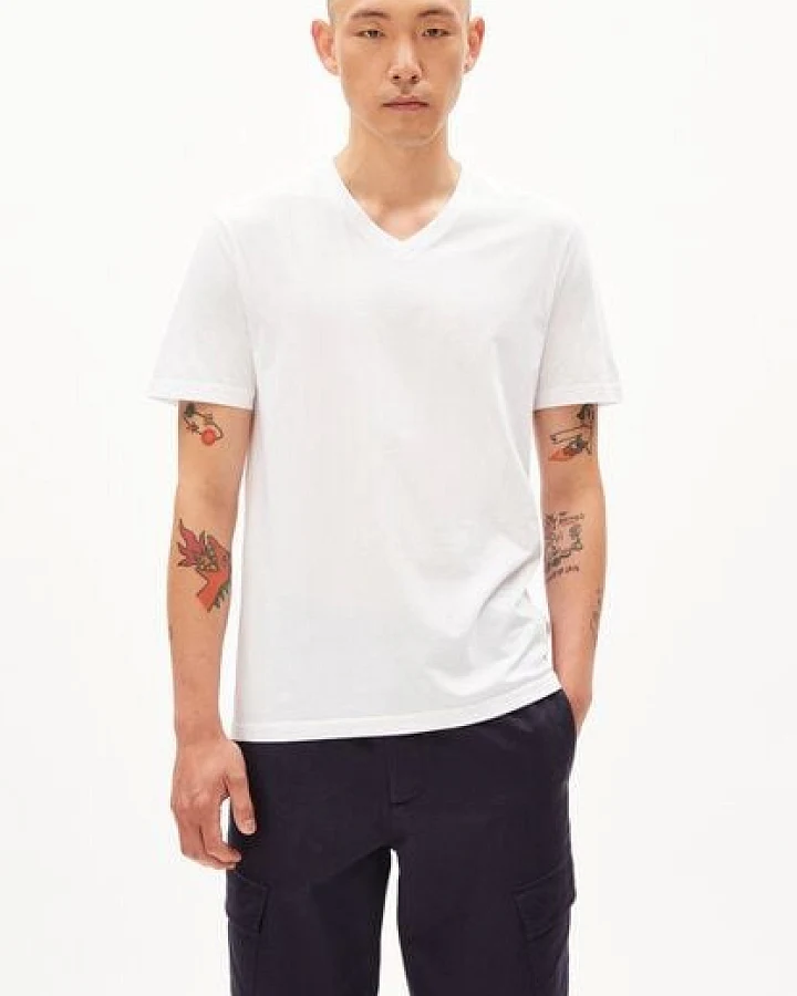 ARMEDANGELS JAAMES V-NECK Herren T-Shirt aus Bio-Baumwolle