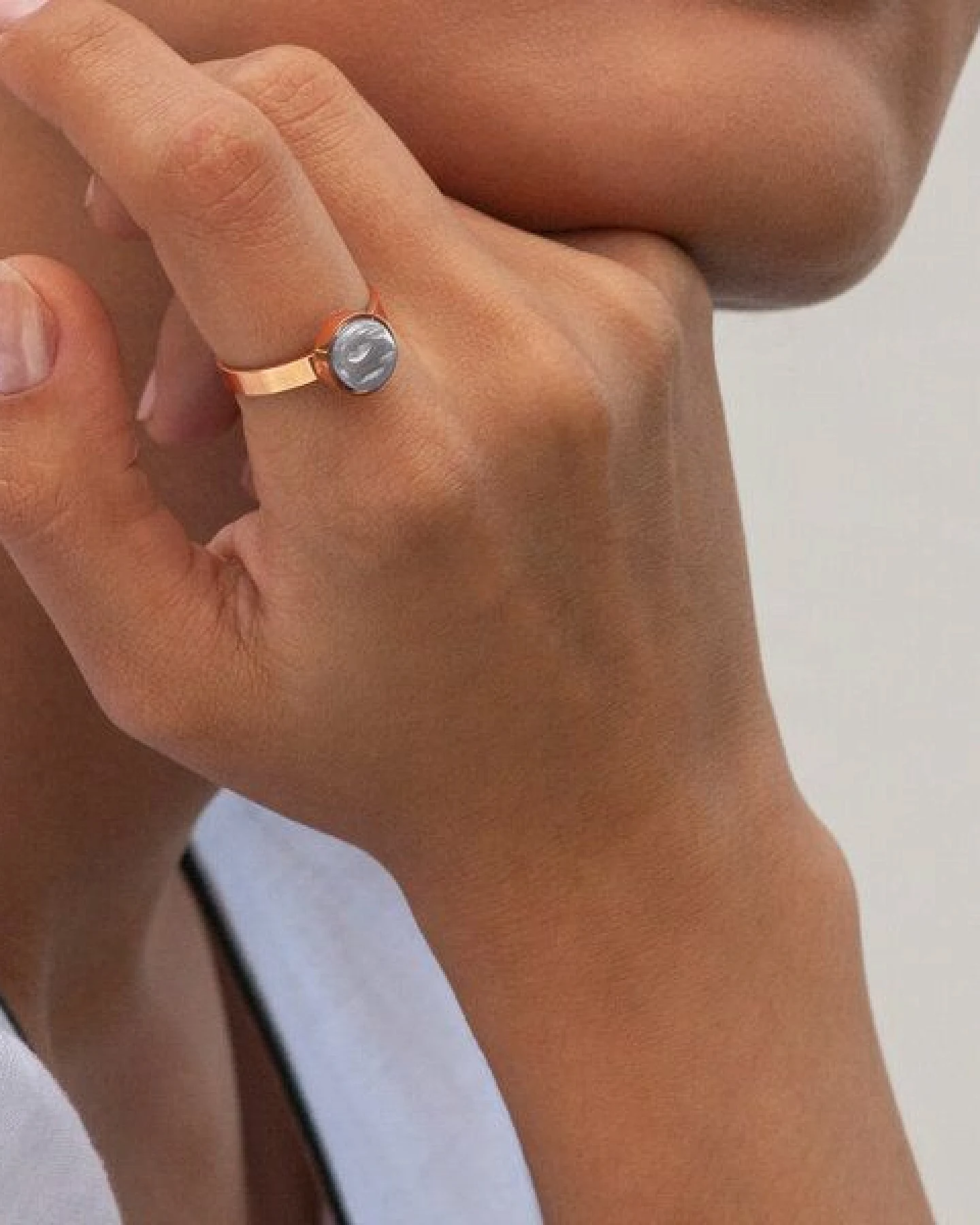 ALEXASCHA Größenverstellbarer Ring mit Stein – Ansicht 3