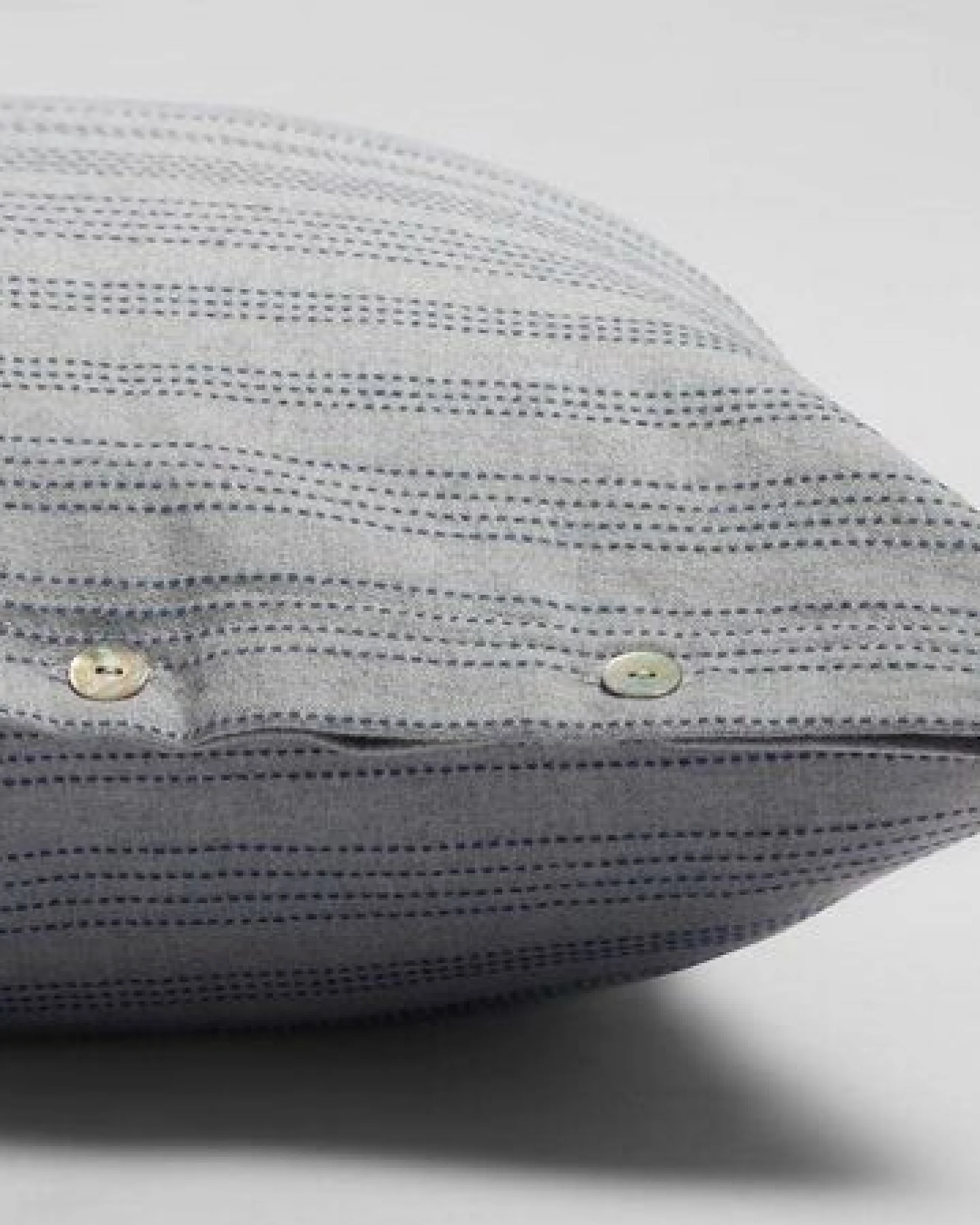 Kissenbezug Velvet Stripe "Yumeko" aus Flanell – Ansicht 3