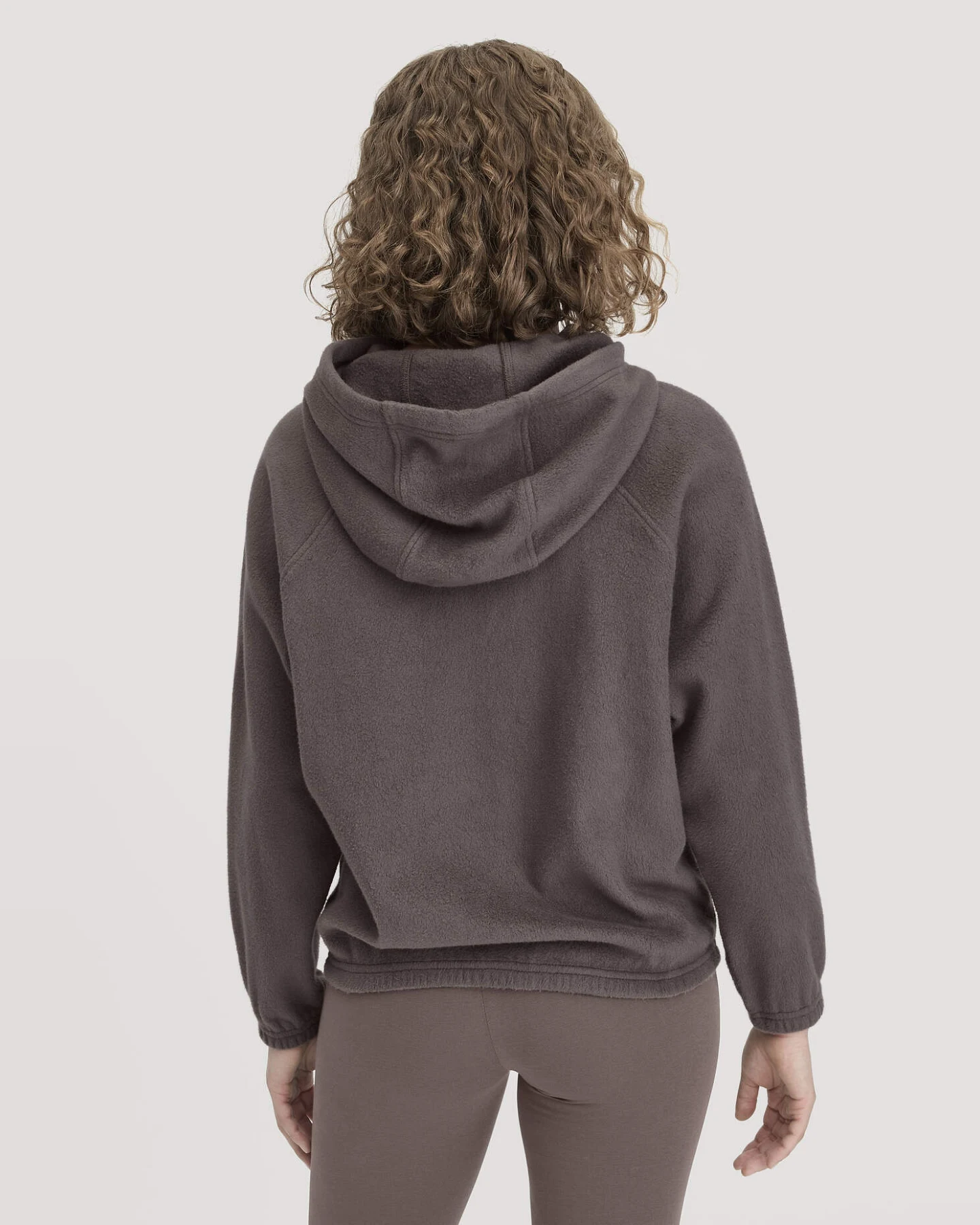 hessnatur Loungewear Softfleece Hoodie Oversize ACTIVE COMFORT aus Bio-Baumwolle - lila - Größe M – Ansicht 3