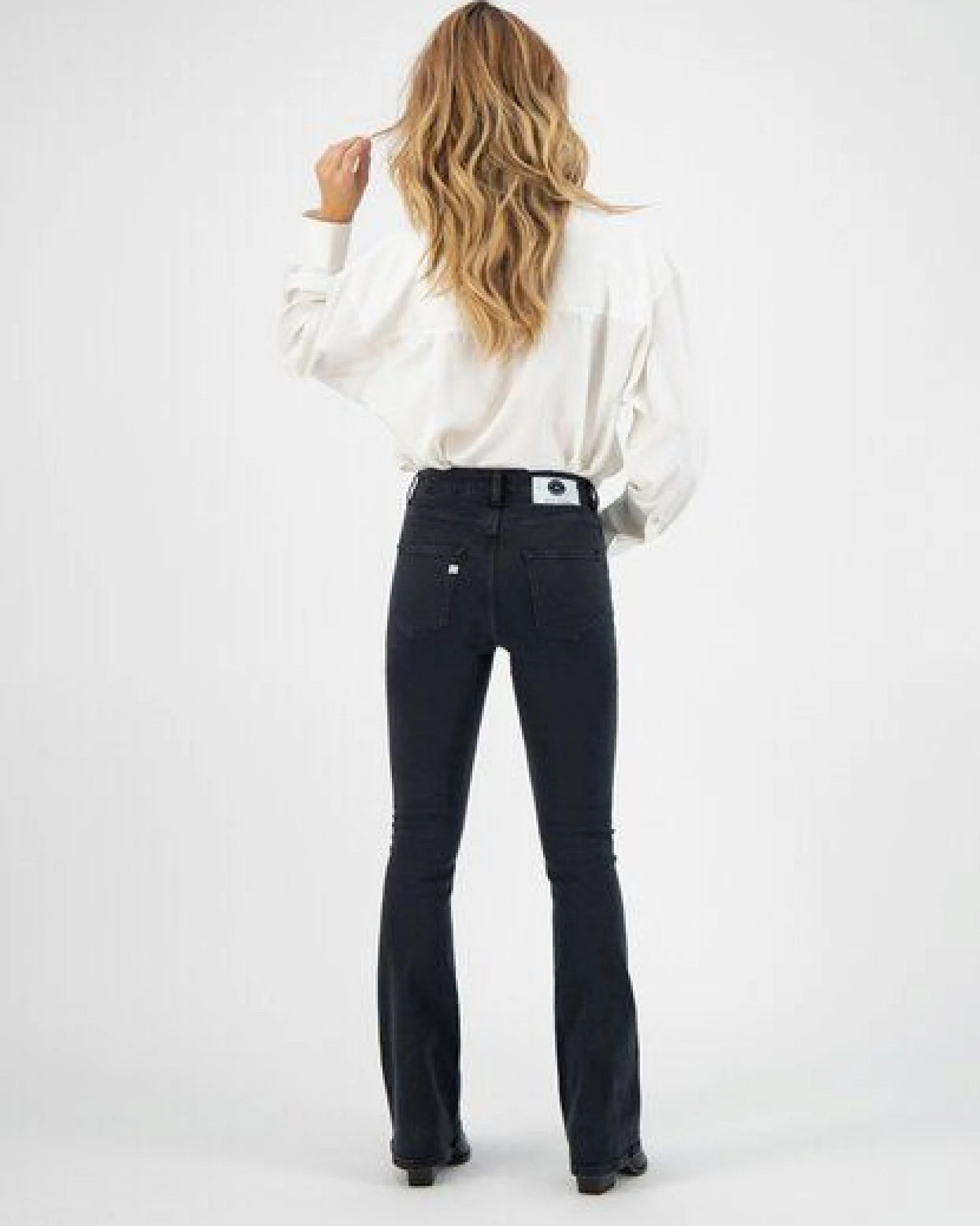 MUD Jeans Damen Jeans "Flared Hazen - Stone Black" – Ansicht 3