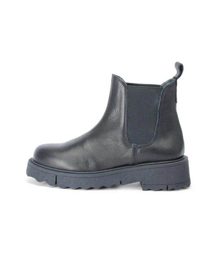 Chelsea-Boot Modell: Yuki