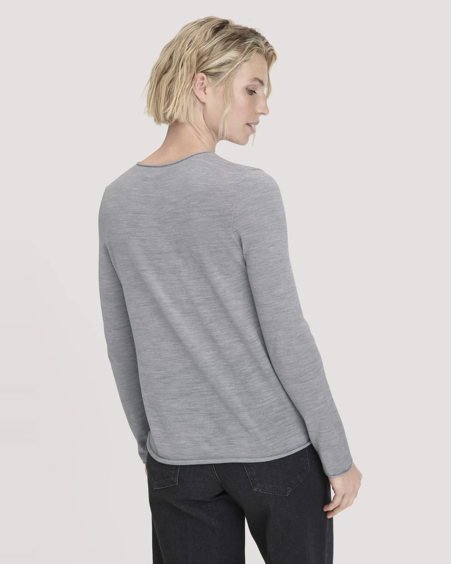 hessnatur Damen Strick Pullover Regular aus Bio-Merinowolle - grau - Größe S – Ansicht 3