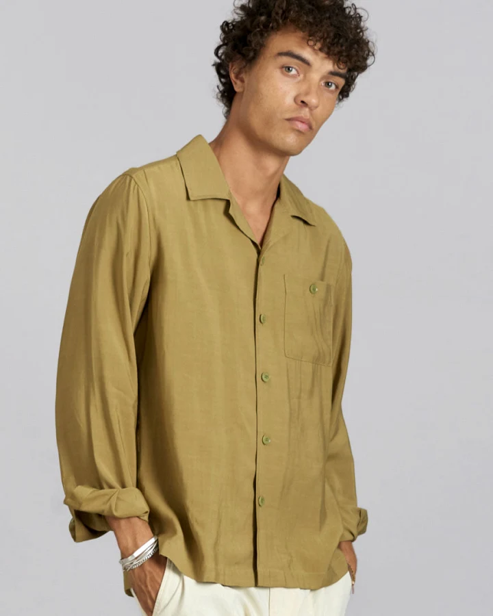 Ecovero Overshirt Modell: Atlas