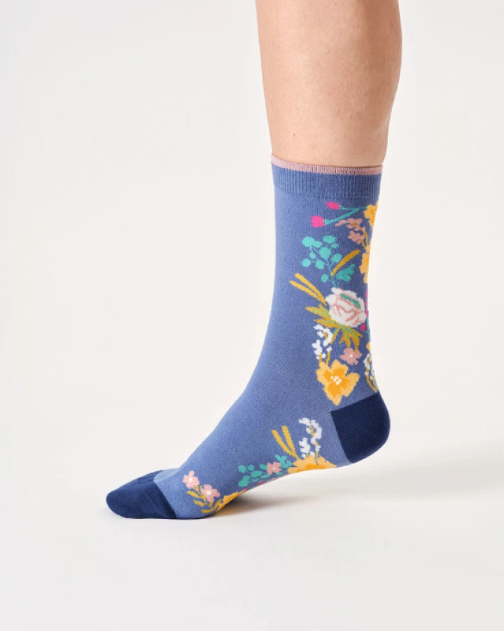 Socken Modell: Climbing Floral