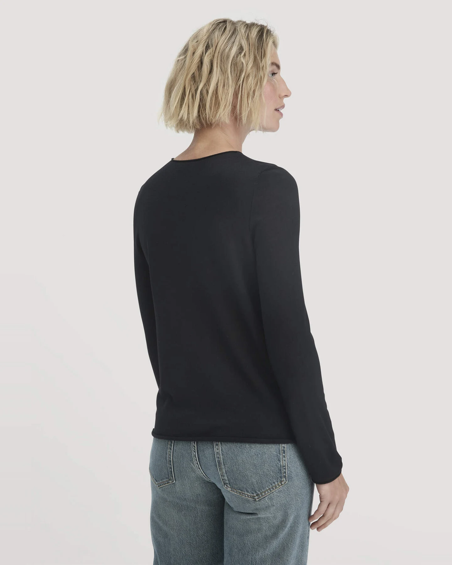 hessnatur Damen Strick Pullover Regular aus Bio-Merinowolle - schwarz - Größe S – Ansicht 3