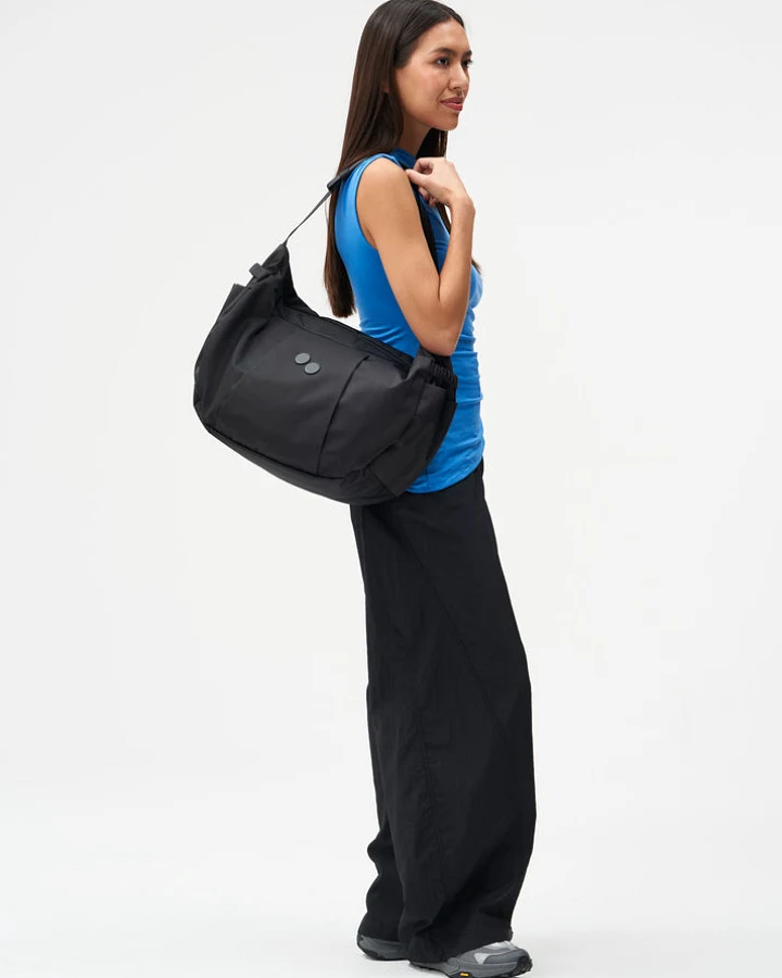 Produktseite: Crossbody Bag Modell: Krumm Large