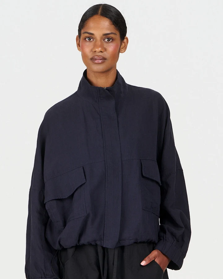 Produktseite: Tencel Jacke Modell: Koko