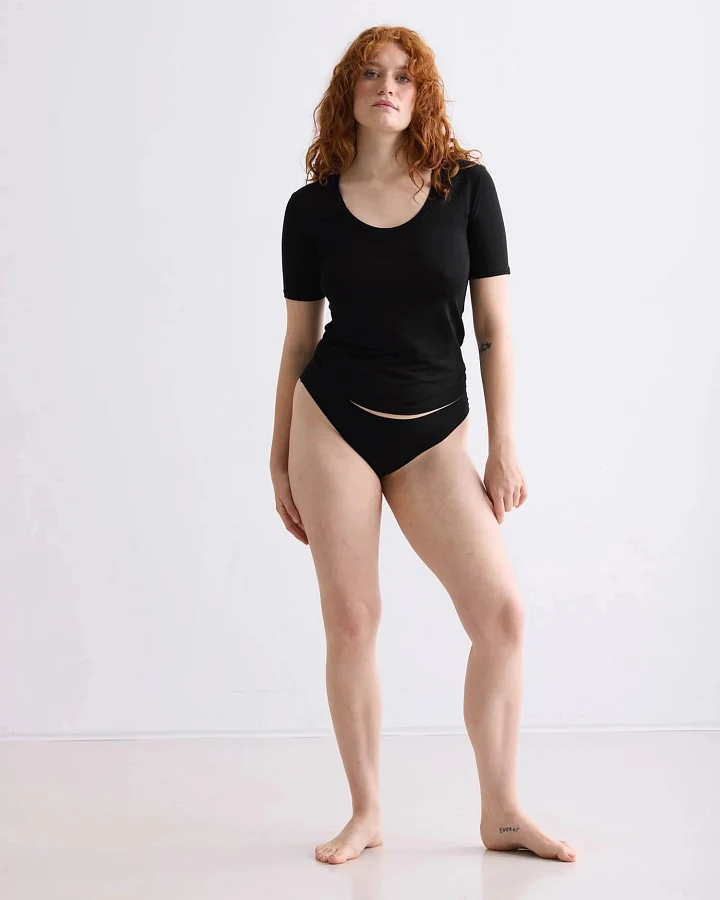 Produktseite: erlich textil Light Touch tiefausgeschnittenes T-shirt im 2er Pack für Frauen aus Lyocell in schwarz