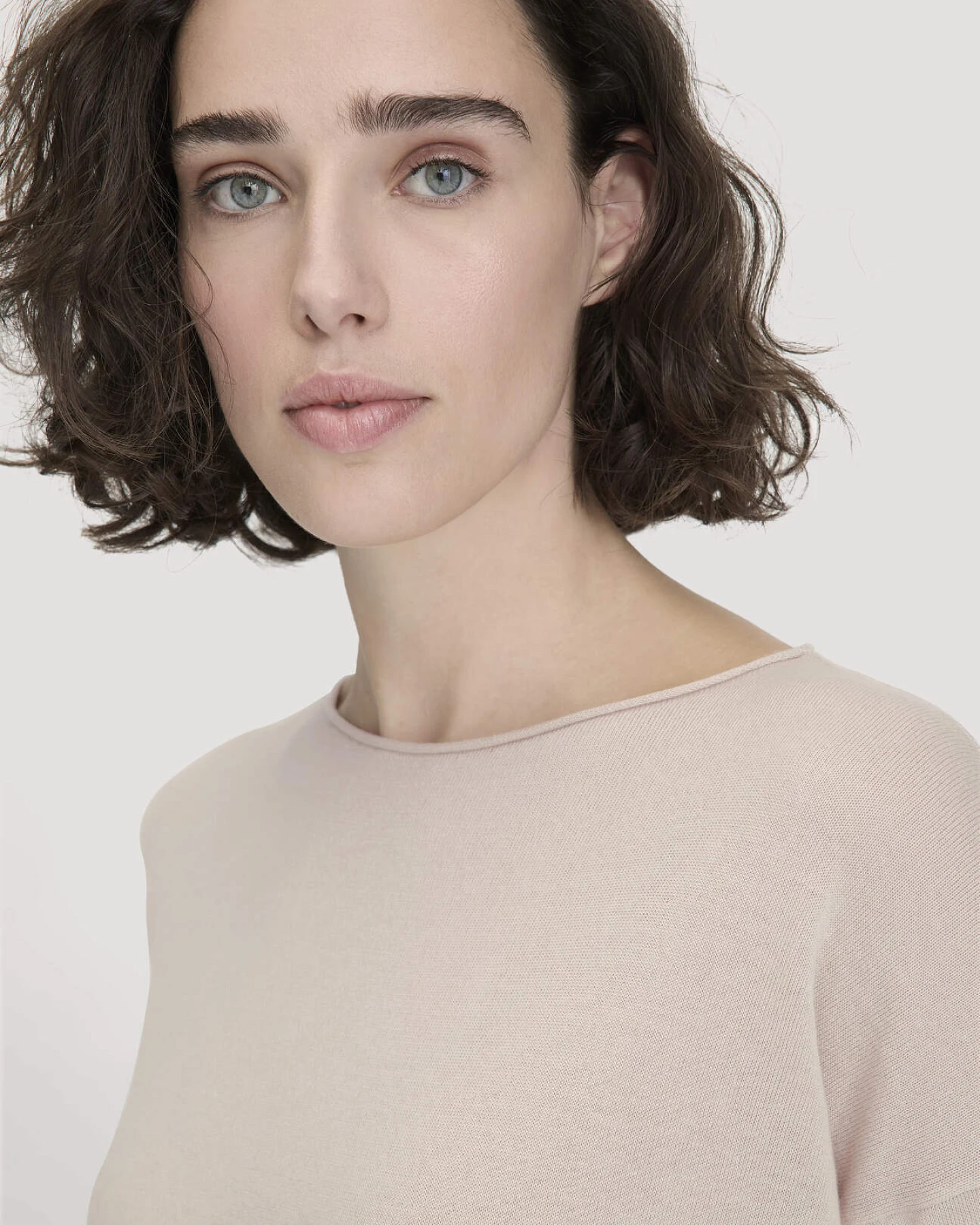 hessnatur Damen Strick Pullover Oversize aus TENCEL™ Lyocell mit Bio-Baumwolle - beige - Größe M – Ansicht 4