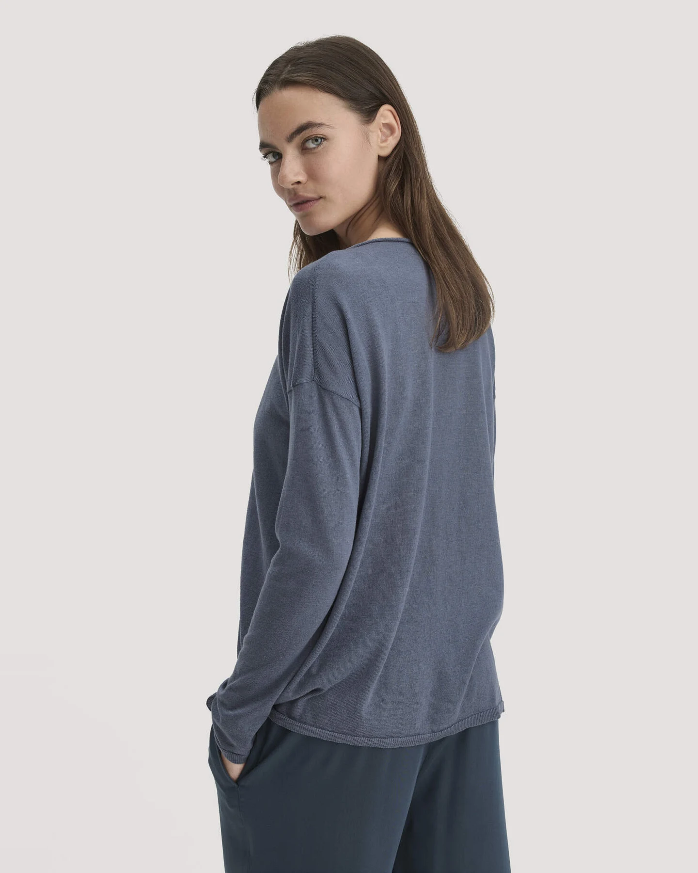 hessnatur Damen Strick Pullover Oversize aus TENCEL™ Lyocell mit Bio-Baumwolle - blau - Größe S – Ansicht 3