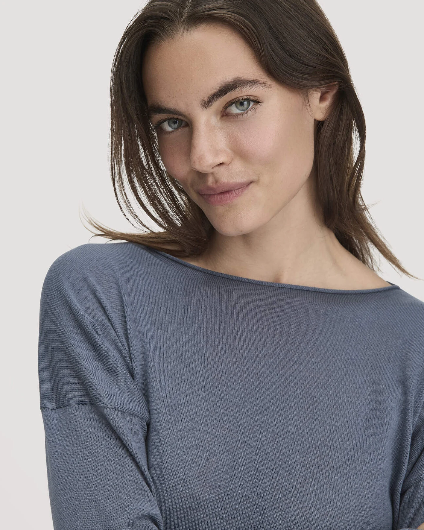 hessnatur Damen Strick Pullover Oversize aus TENCEL™ Lyocell mit Bio-Baumwolle - blau - Größe S – Ansicht 4