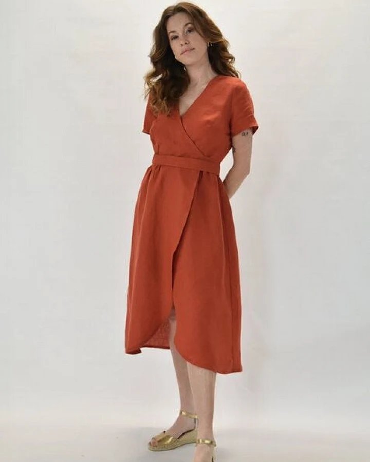 Aatise Wickelkleid aus 100% Leinen, kurzarm Zargot