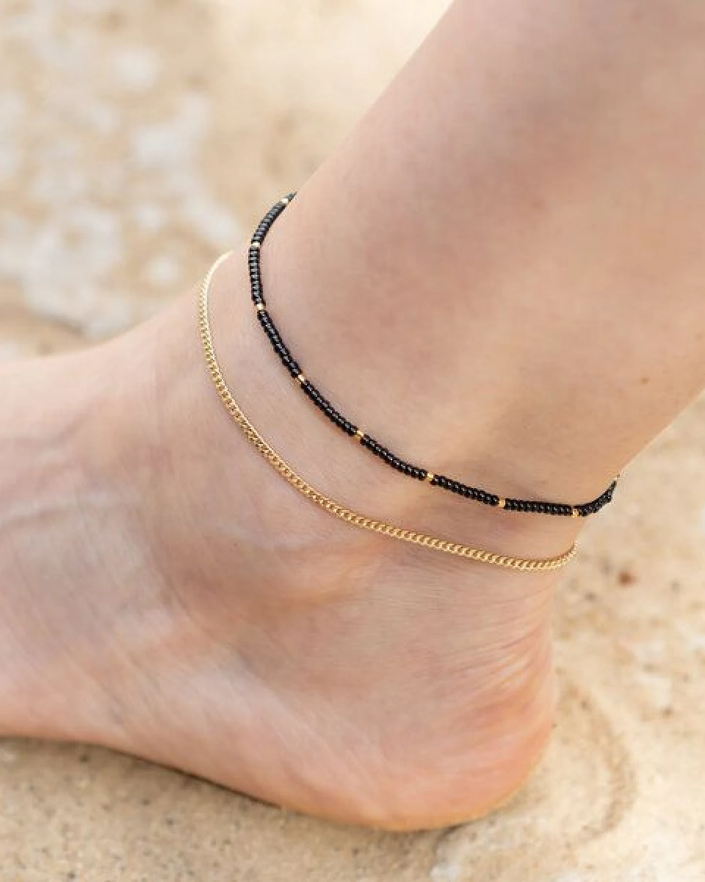 juni Schwarzes Perlen Fußkettchen "Glamorous" - optional als Set mit Gold Fußkette – Ansicht 4