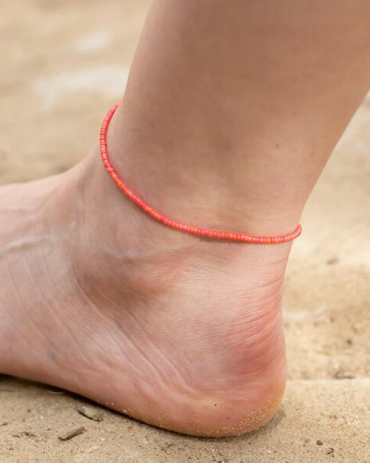 juni Perlen Fußkettchen "Vermillion" rot / orange - optional mit goldener Fußkette