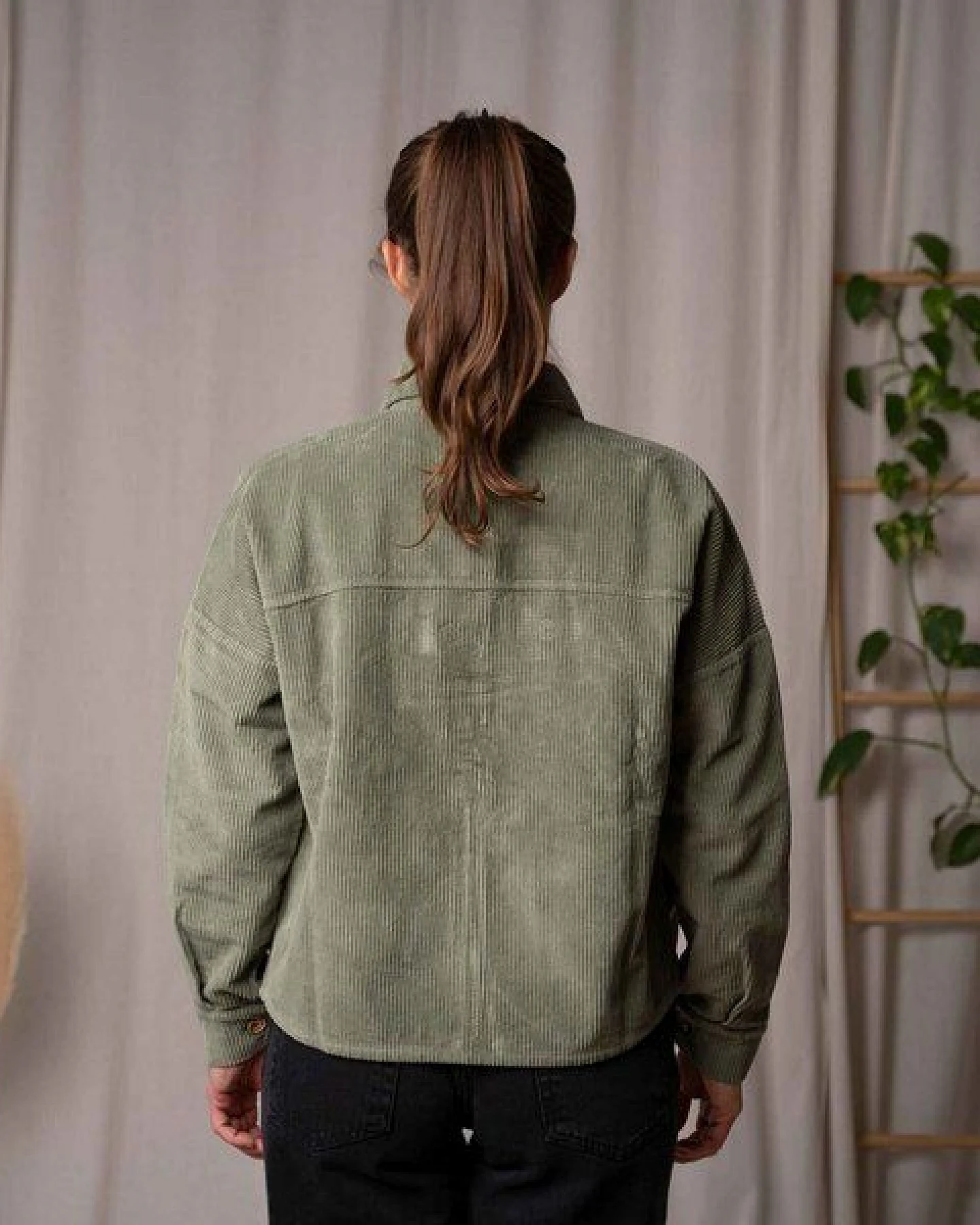 Vresh Clothing Vani - Cord Hemd aus Biobaumwolle – Ansicht 2