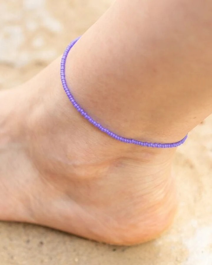 juni Perlen Fußkettchen Violet - optional mit goldener Fußkette