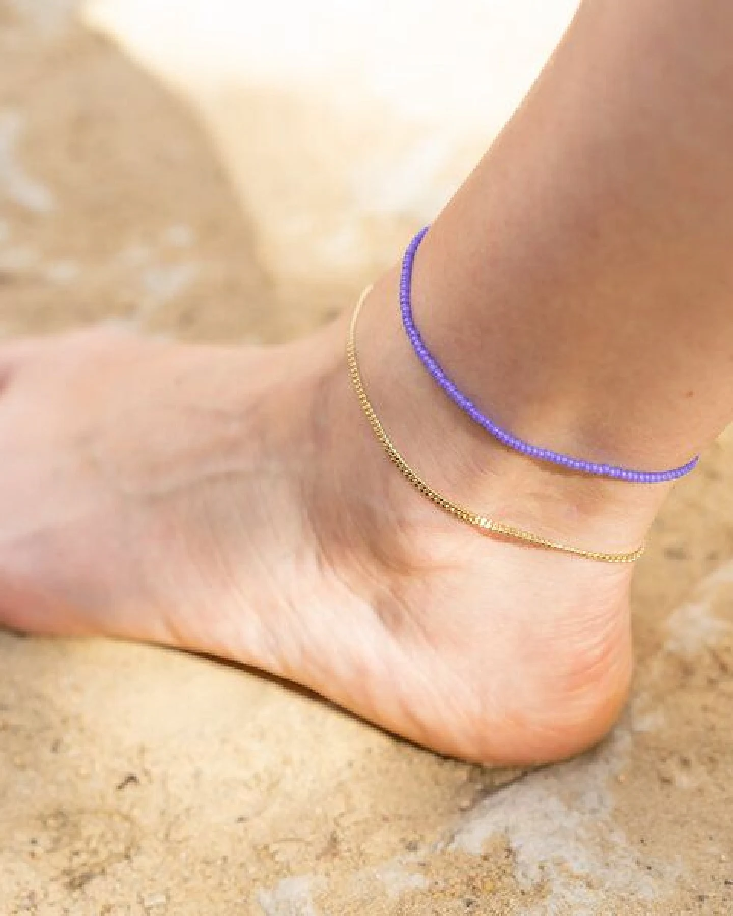 juni Perlen Fußkettchen Violet - optional mit goldener Fußkette – Ansicht 4