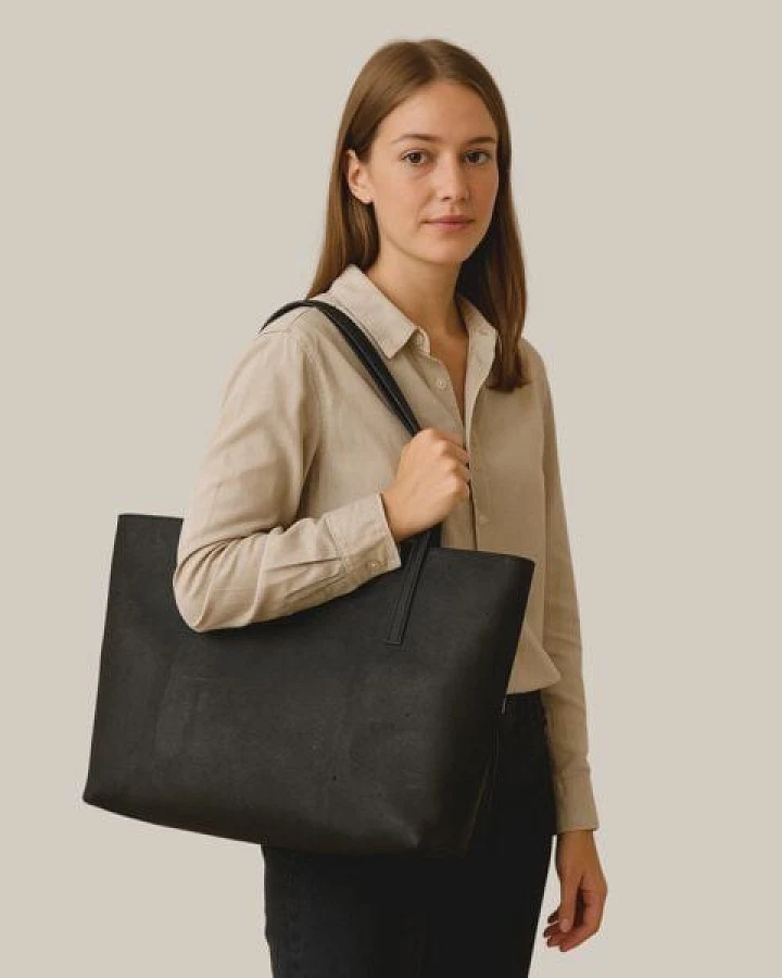 Mates of Nature - Noir Tote Bag