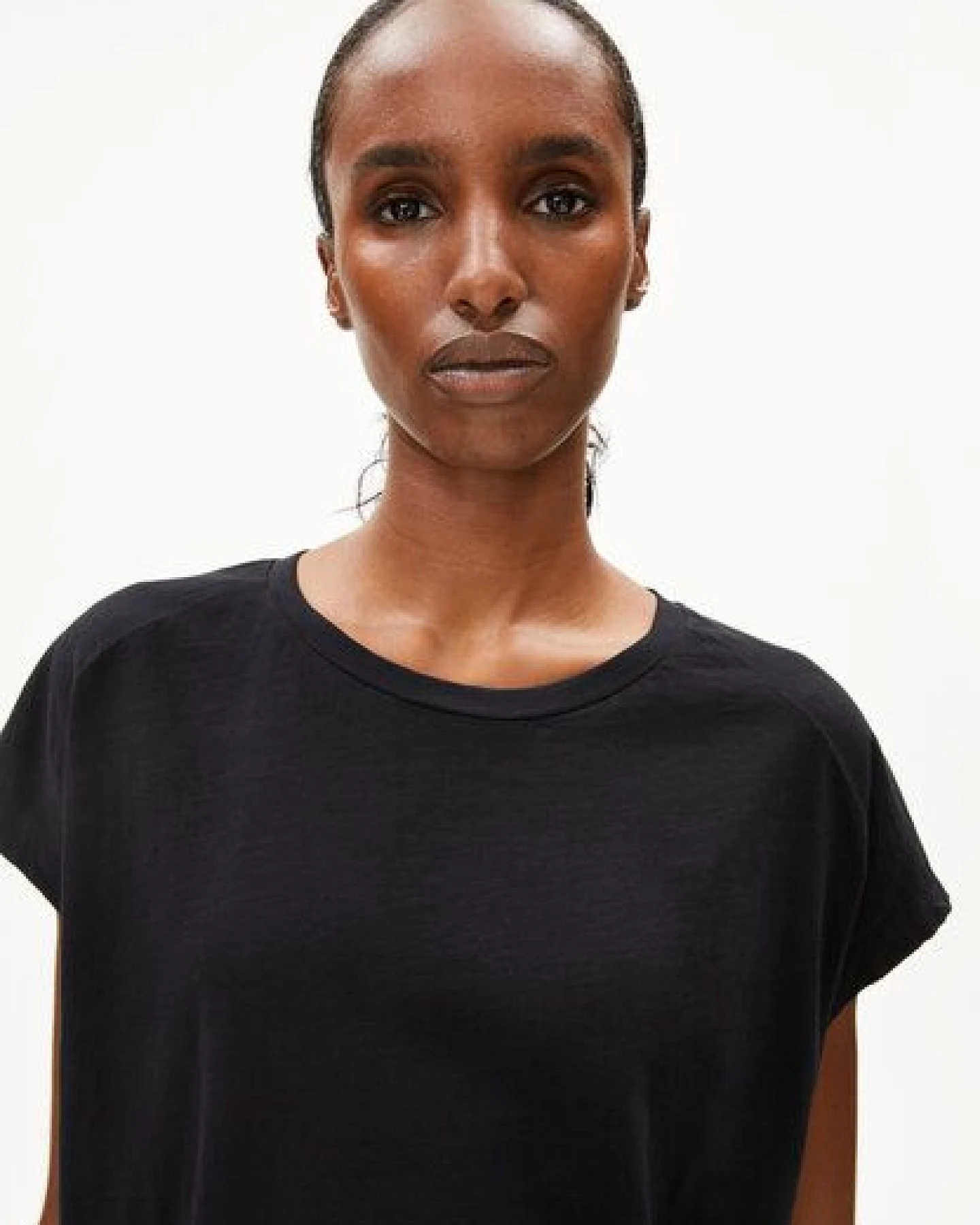 ARMEDANGELS ONELIAA Damen T-Shirt aus Bio-Baumwolle – Ansicht 3