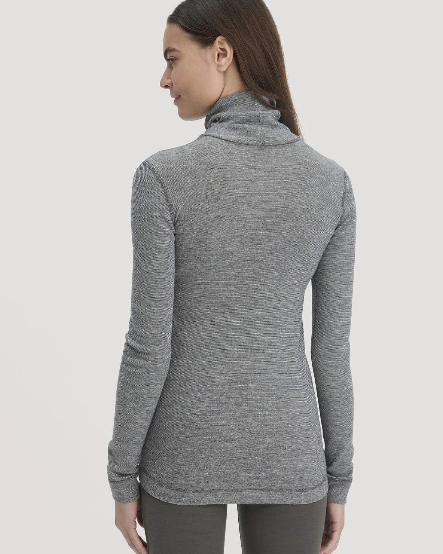 hessnatur Damen Longsleeve SILK & WARM TOUCH mit Bio-Merinowolle und Seide - grau - Größe 38 – Ansicht 3