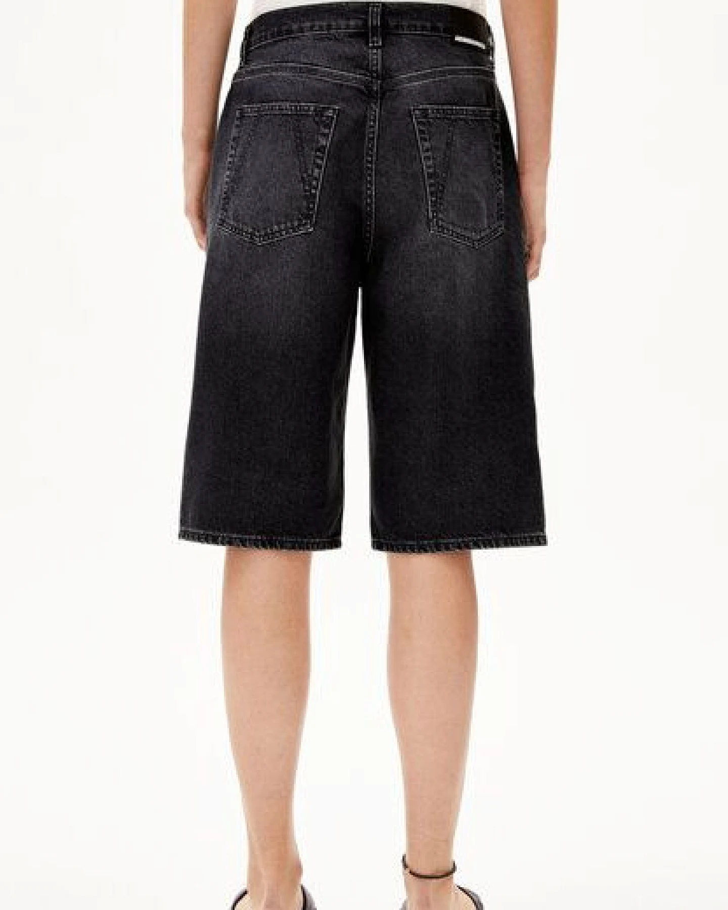 ARMEDANGELS DAANY Damen Jeans Shorts aus recycelter Baumwolle – Ansicht 2