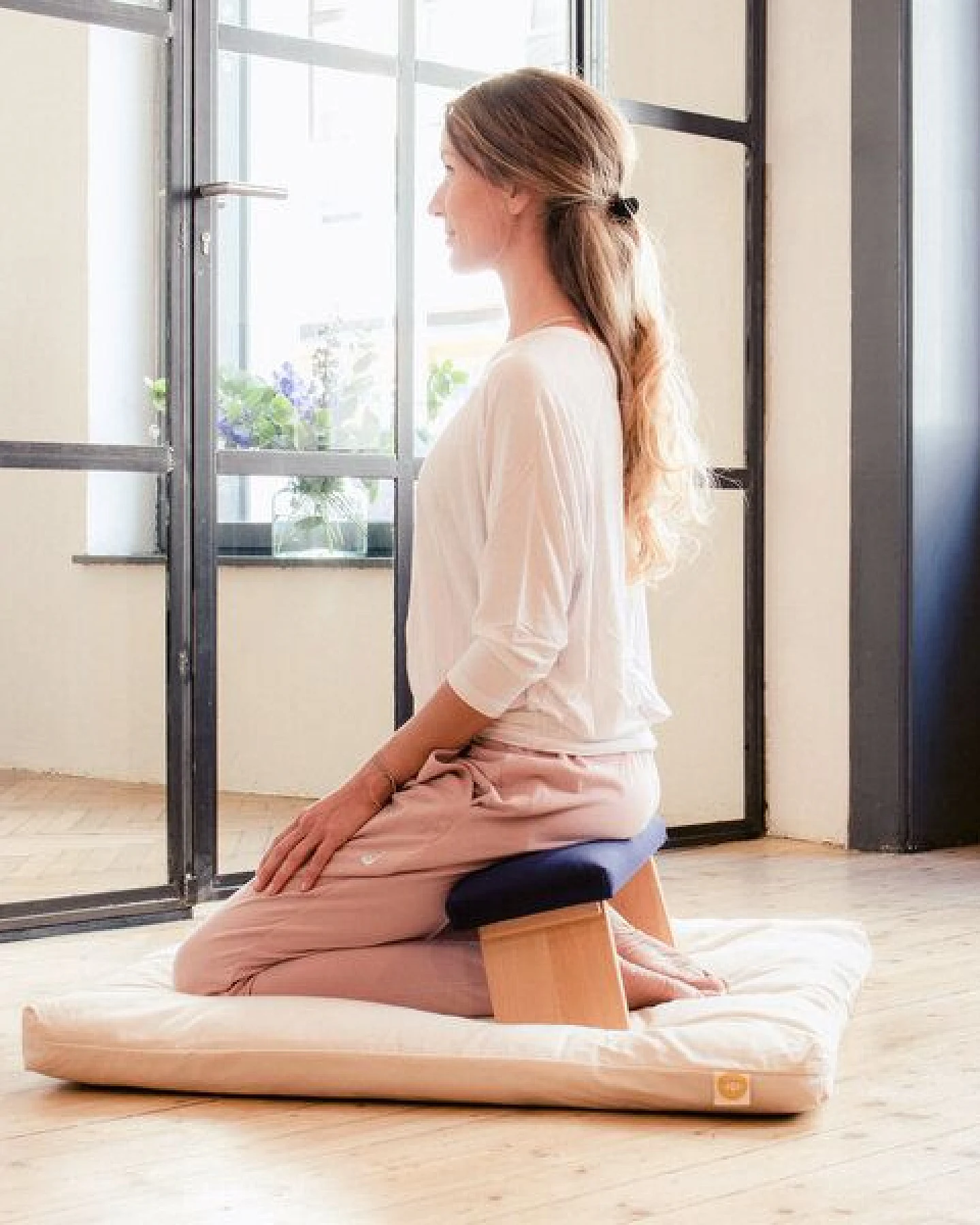 Lotuscrafts Meditationsbank Klappbar Dharma mit Gepolsterter Sitzfläche (Standard) – Ansicht 2