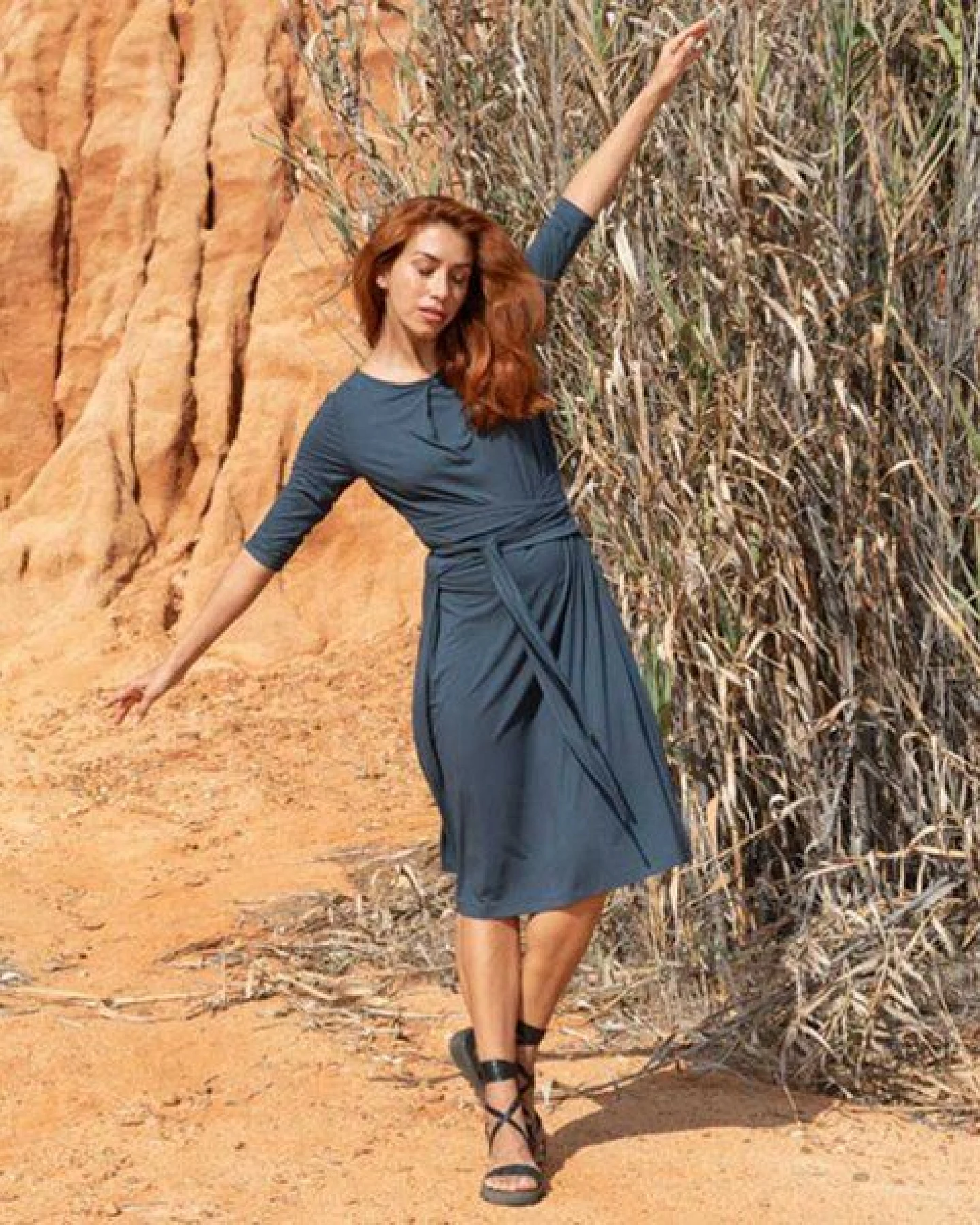WiDDA berlin Wickelkleid in Rauchblau – Ansicht 3