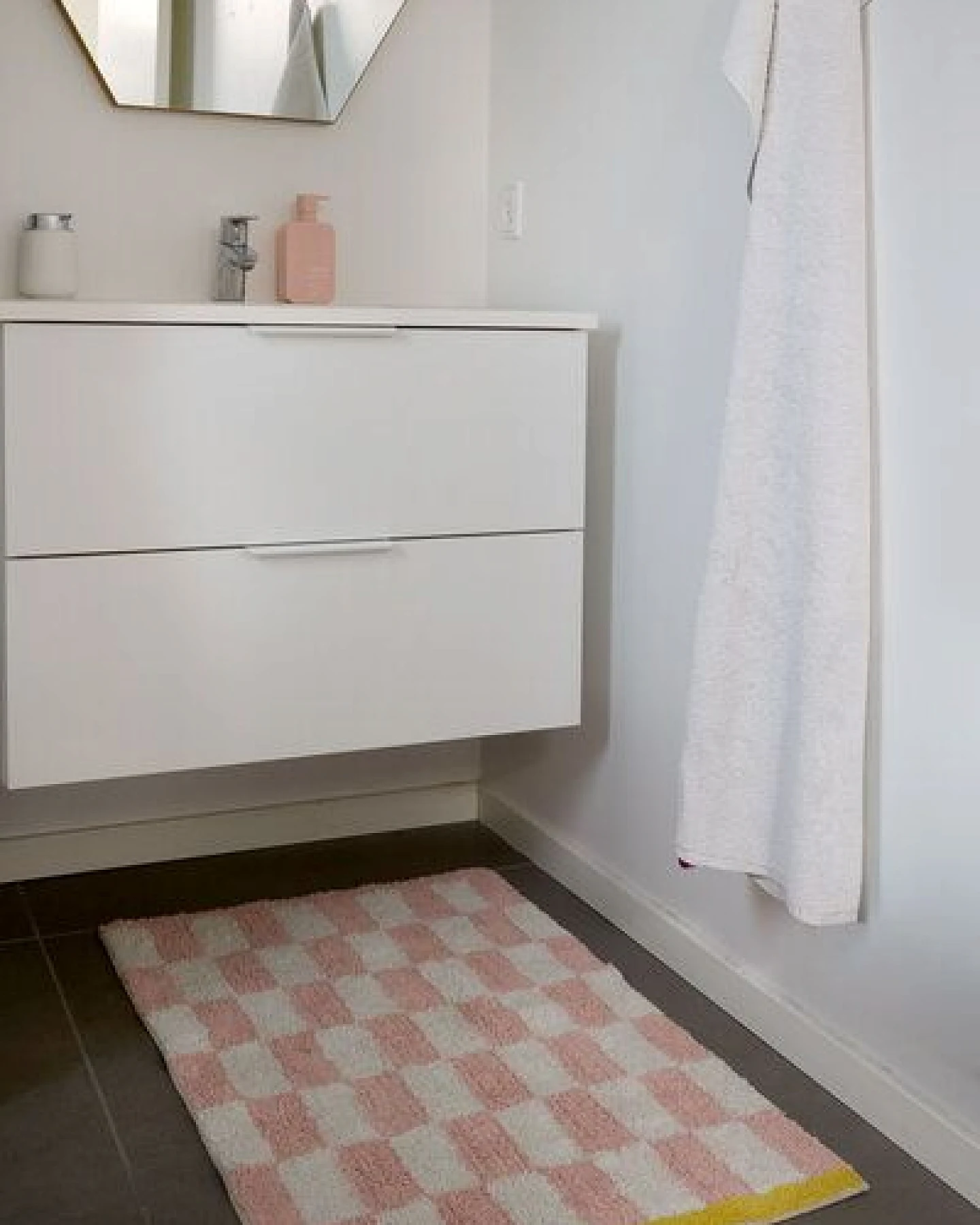 liv interior Hand-getüftete Badematte LUCKY – Ansicht 3
