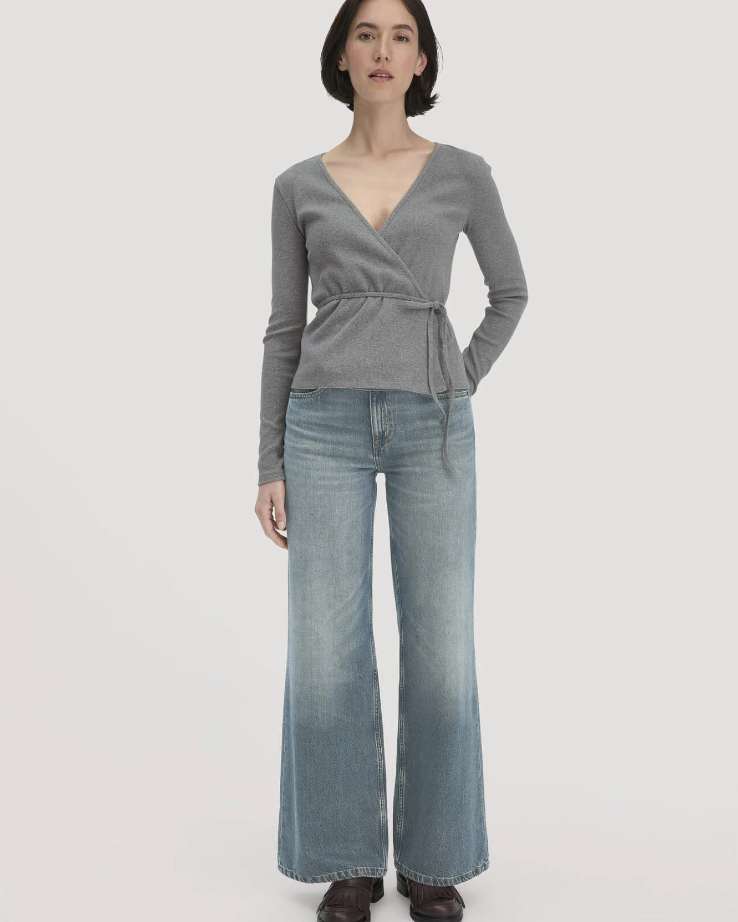 hessnatur Damen Rib Longsleeve Slim aus Bio-Baumwolle - grau - Größe 44 – Ansicht 2