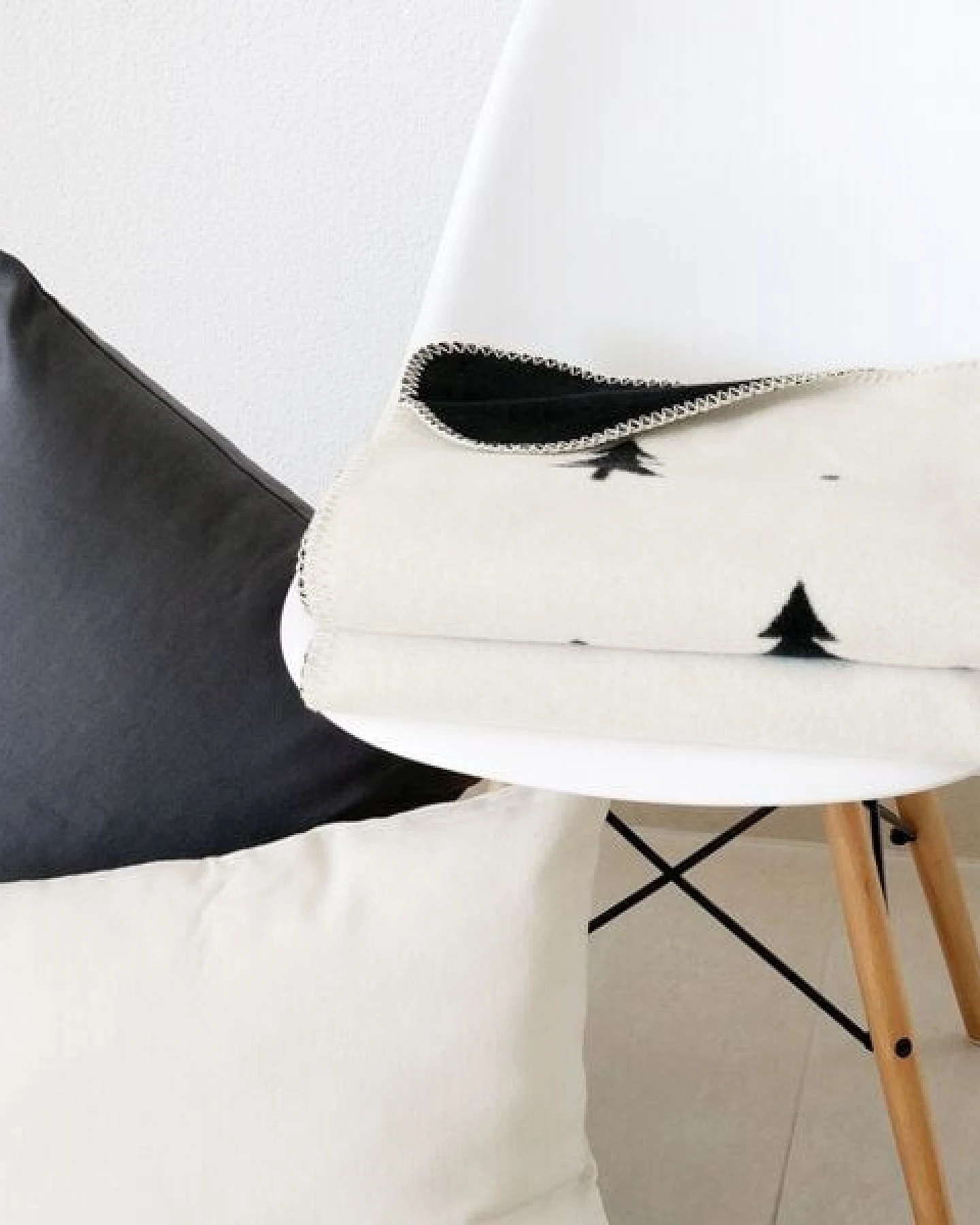 RIEMA Germany weiche Kuscheldecke mit Tannenbäumen - Bio-Baumwolle SMILLA - Made in Germany – Ansicht 4