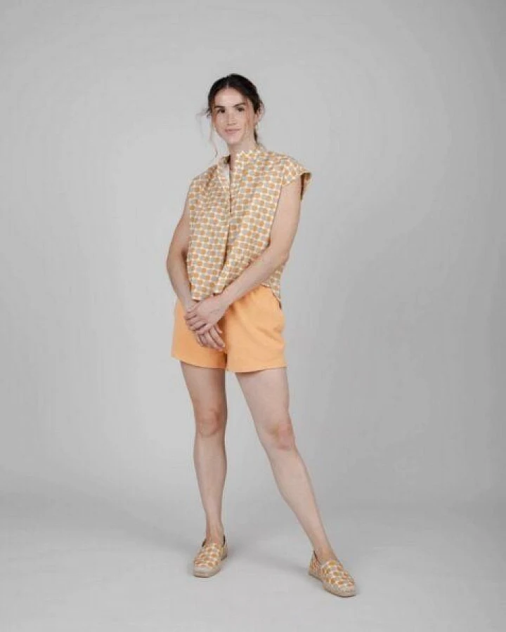 Brava Fabrics Eclipse Ärmellose Mao Bluse Sand